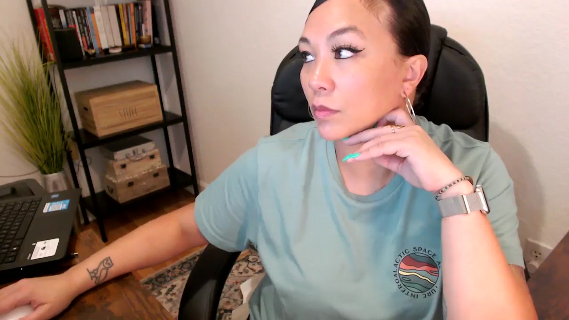 Gallery image thumbnail from MickaylaMoon's myfreecams stream on, 08/08/2024, 17:40 image 3 of 20