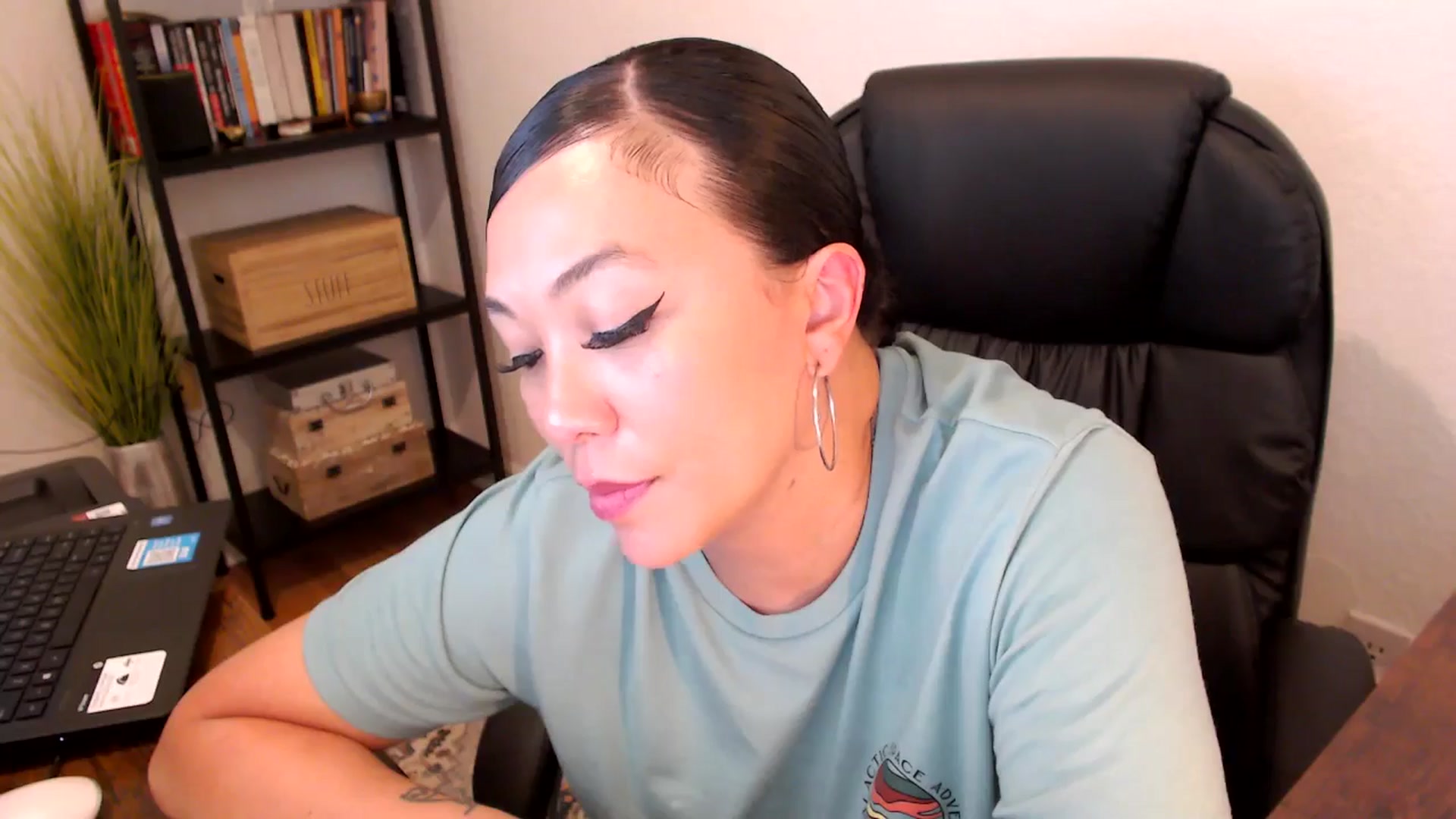 Gallery image thumbnail from MickaylaMoon's myfreecams stream on, 08/08/2024, 18:13 image 12 of 20
