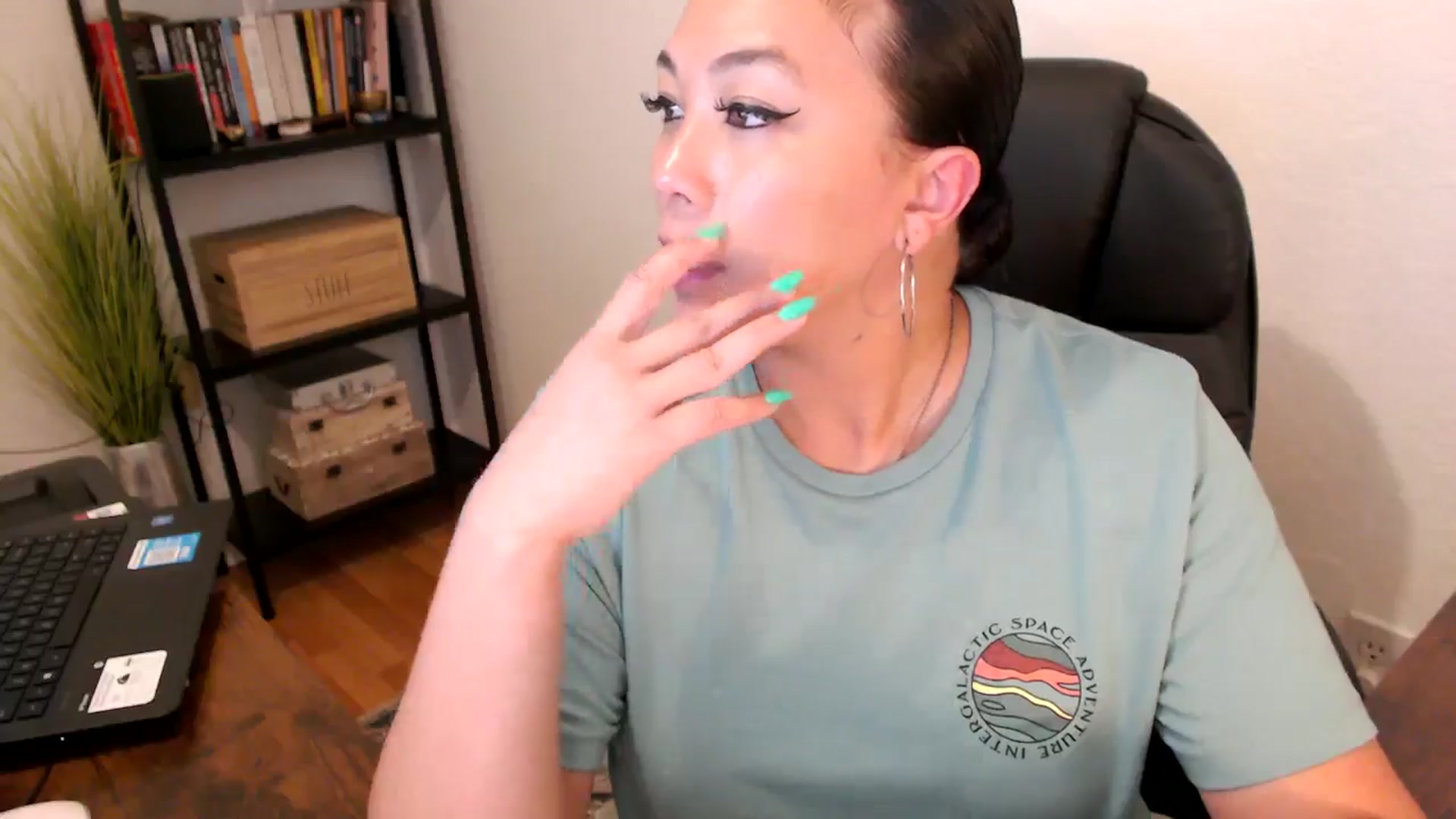 Gallery image thumbnail from MickaylaMoon's myfreecams stream on, 08/08/2024, 18:13 image 2 of 20