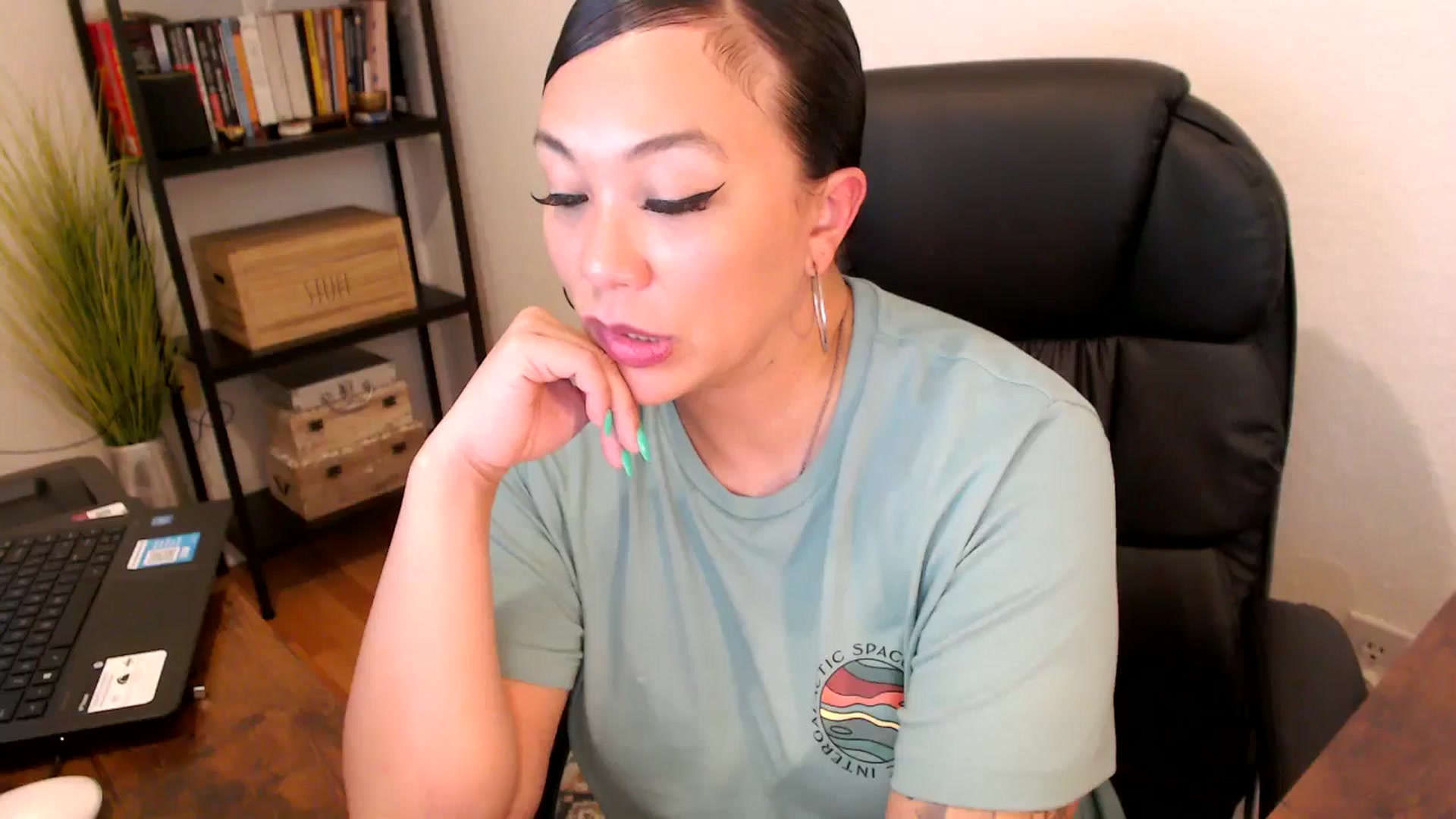 Gallery image thumbnail from MickaylaMoon's myfreecams stream on, 08/08/2024, 18:13 image 9 of 20