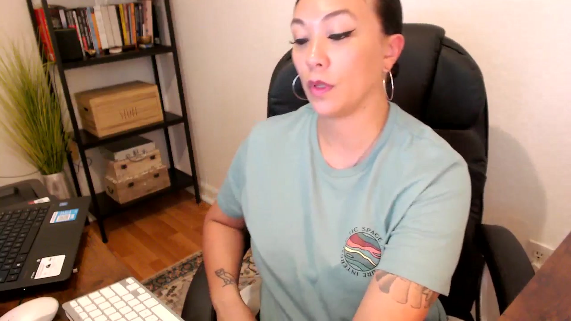 Gallery image thumbnail from MickaylaMoon's myfreecams stream on, 08/08/2024, 18:13 image 14 of 20
