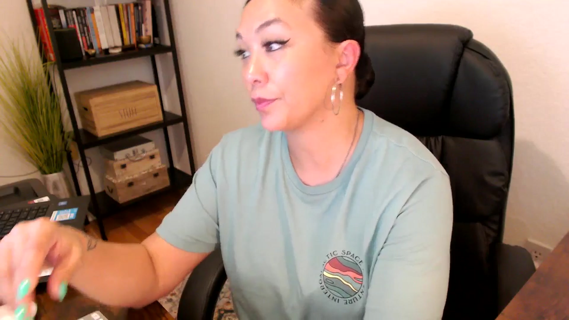 Gallery image thumbnail from MickaylaMoon's myfreecams stream on, 08/08/2024, 18:13 image 20 of 20