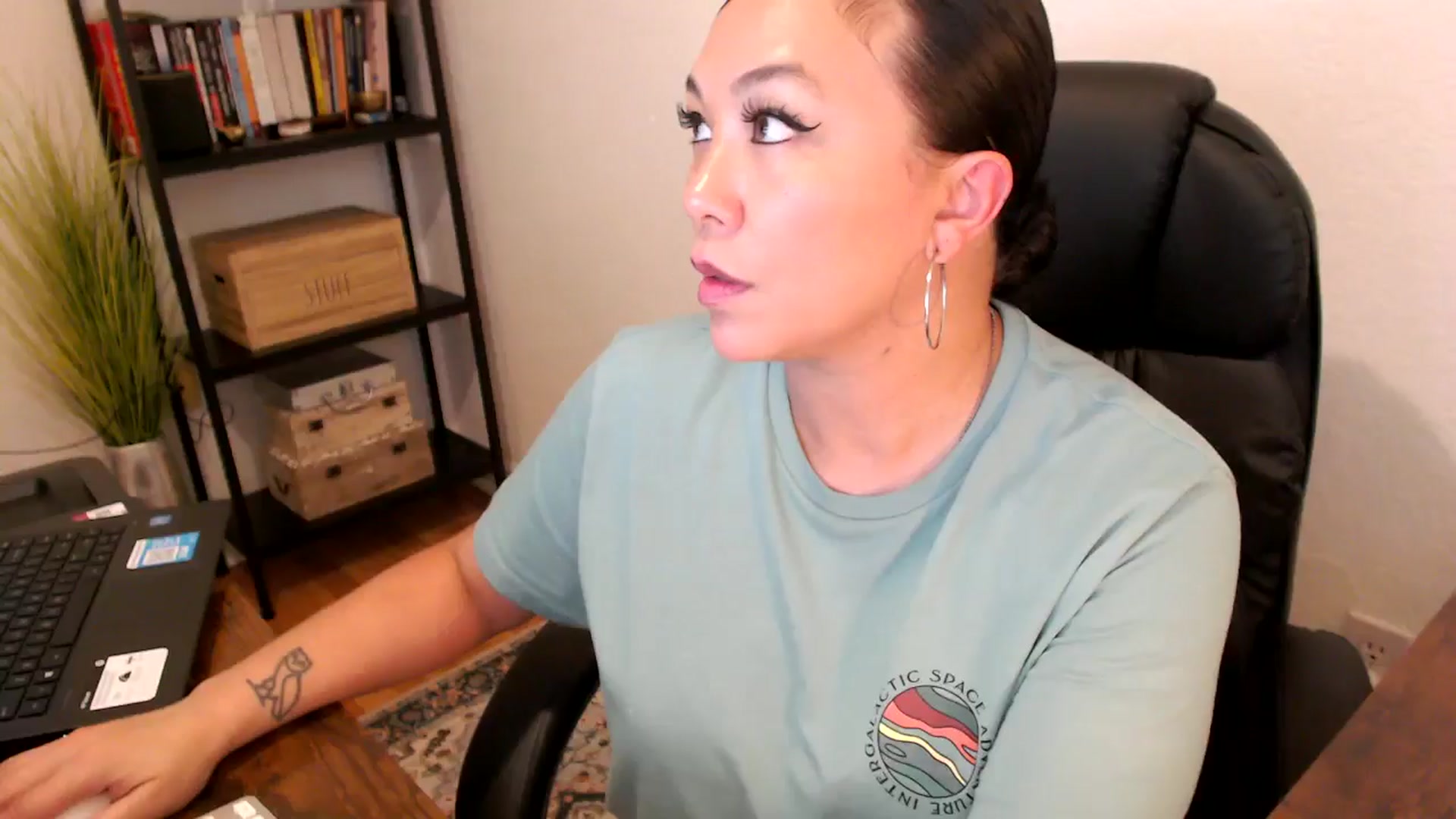 Gallery image thumbnail from MickaylaMoon's myfreecams stream on, 08/08/2024, 18:13 image 19 of 20