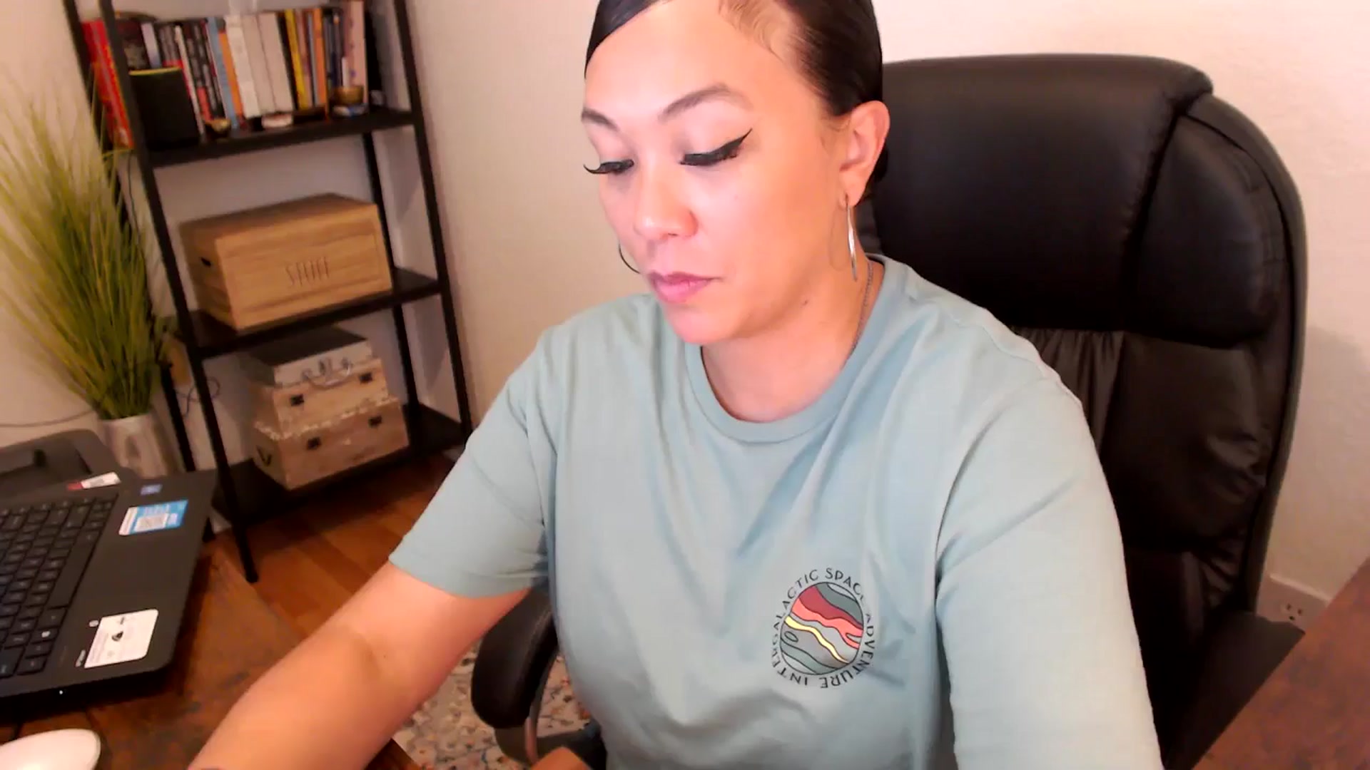 Gallery image thumbnail from MickaylaMoon's myfreecams stream on, 08/08/2024, 19:12 image 1 of 20