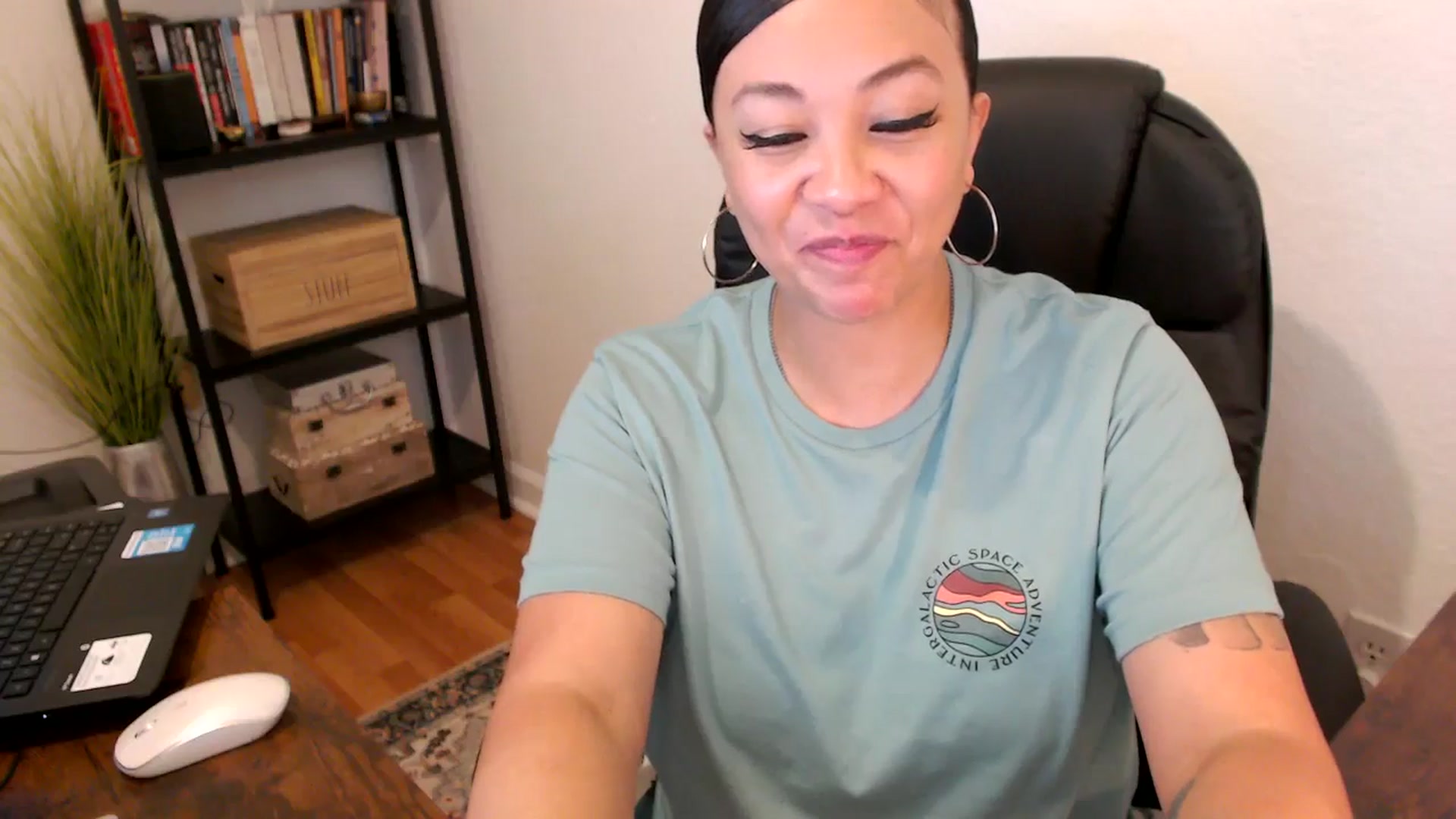 Gallery image thumbnail from MickaylaMoon's myfreecams stream on, 08/08/2024, 19:12 image 11 of 20