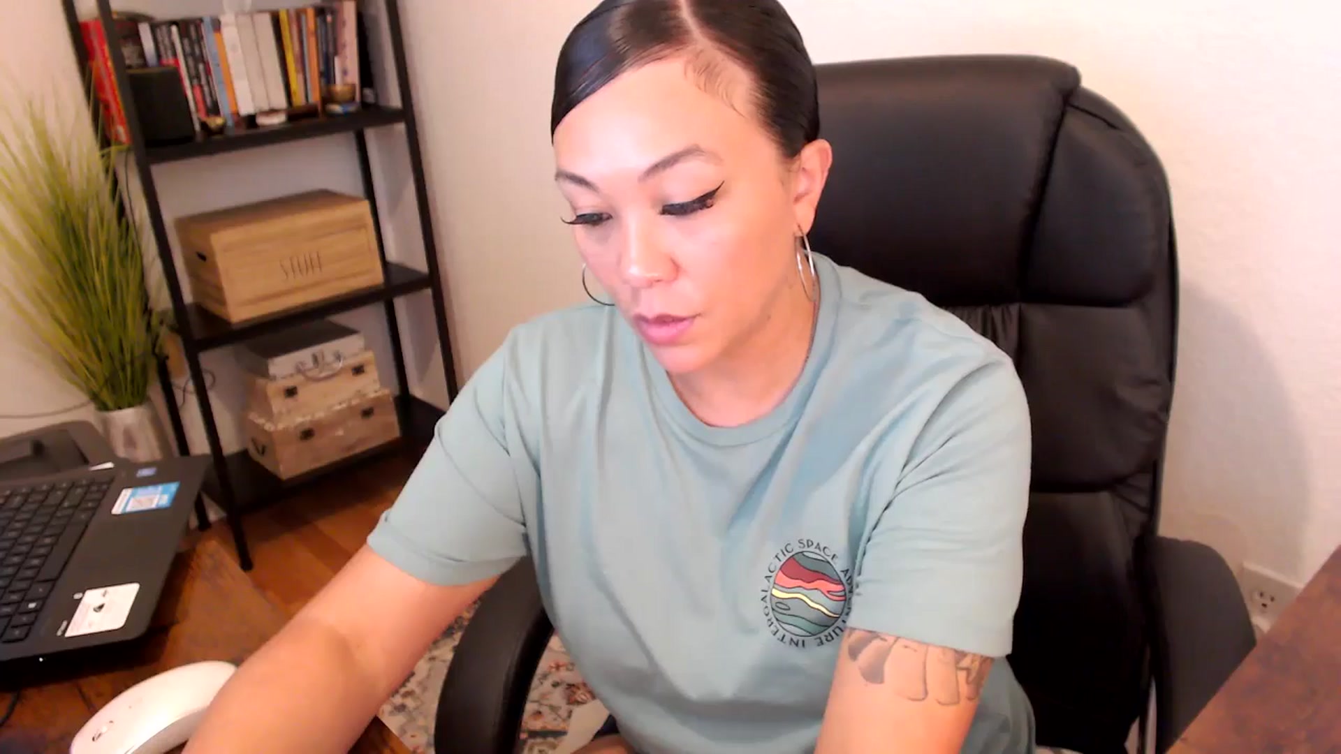 Gallery image thumbnail from MickaylaMoon's myfreecams stream on, 08/08/2024, 19:12 image 8 of 20