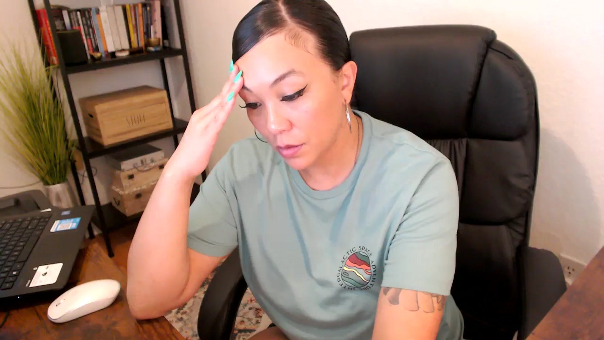 Gallery image thumbnail from MickaylaMoon's myfreecams stream on, 08/08/2024, 19:12 image 10 of 20