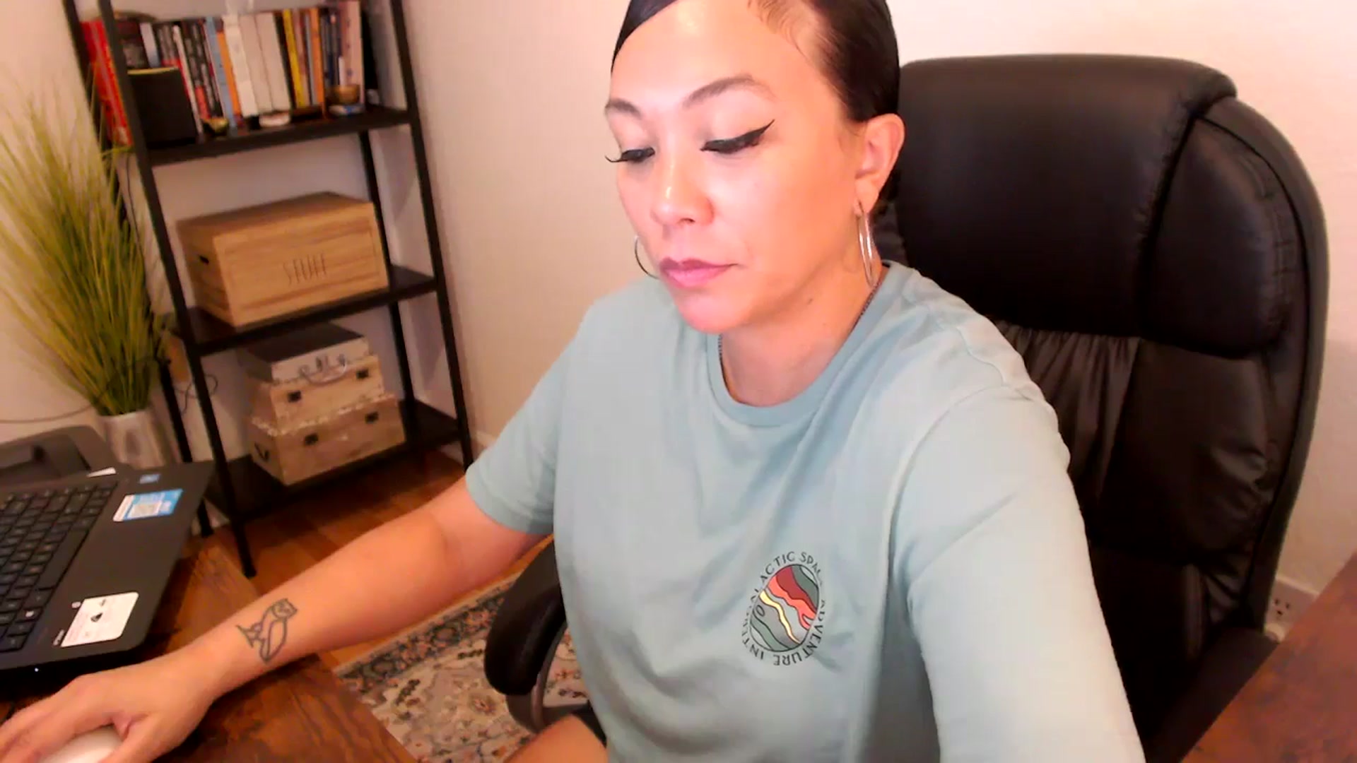 Gallery image thumbnail from MickaylaMoon's myfreecams stream on, 08/08/2024, 19:12 image 2 of 20