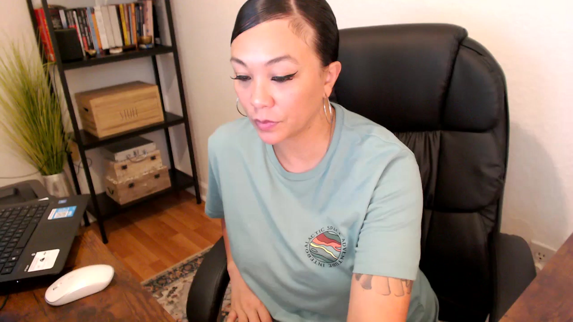 Gallery image thumbnail from MickaylaMoon's myfreecams stream on, 08/08/2024, 19:12 image 9 of 20