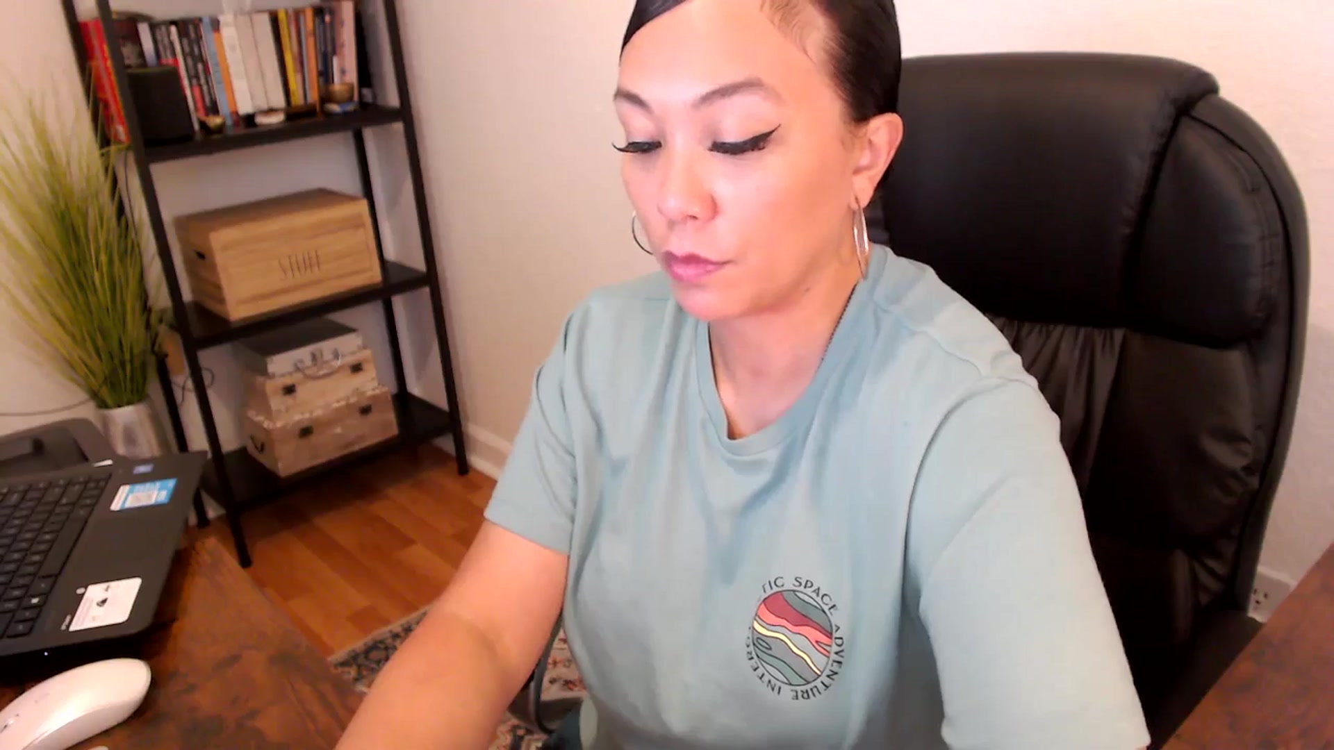 Gallery image thumbnail from MickaylaMoon's myfreecams stream on, 08/08/2024, 19:38 image 19 of 20