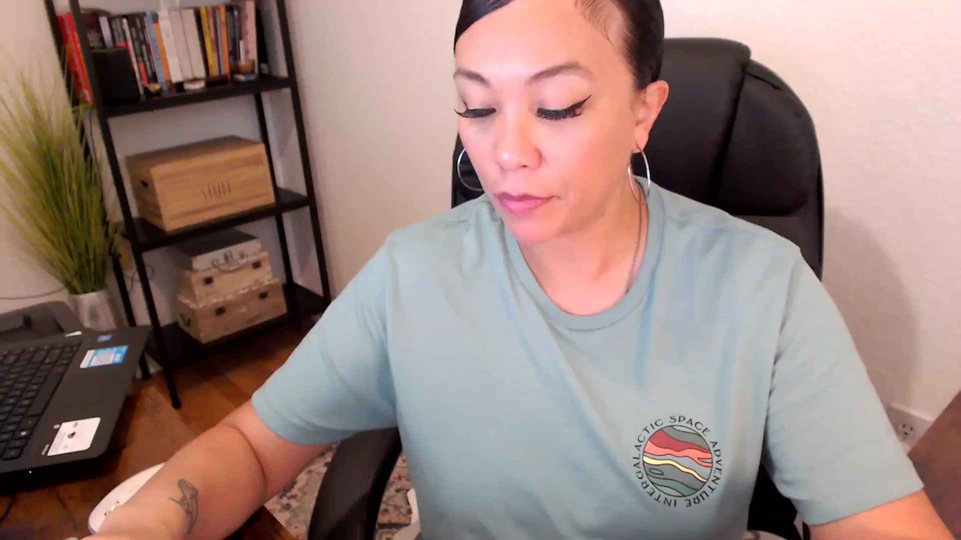 Gallery image thumbnail from MickaylaMoon's myfreecams stream on, 08/08/2024, 19:38 image 4 of 20