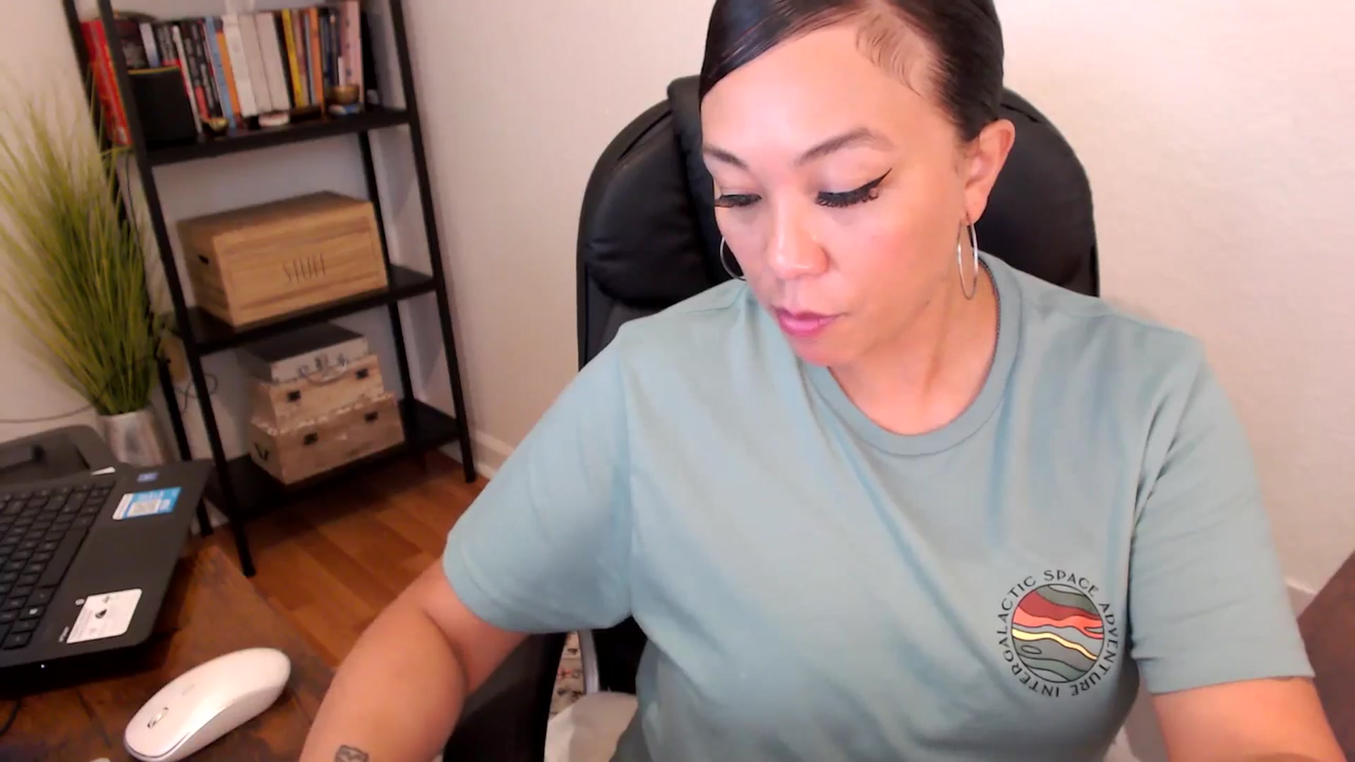 Gallery image thumbnail from MickaylaMoon's myfreecams stream on, 08/08/2024, 19:38 image 3 of 20