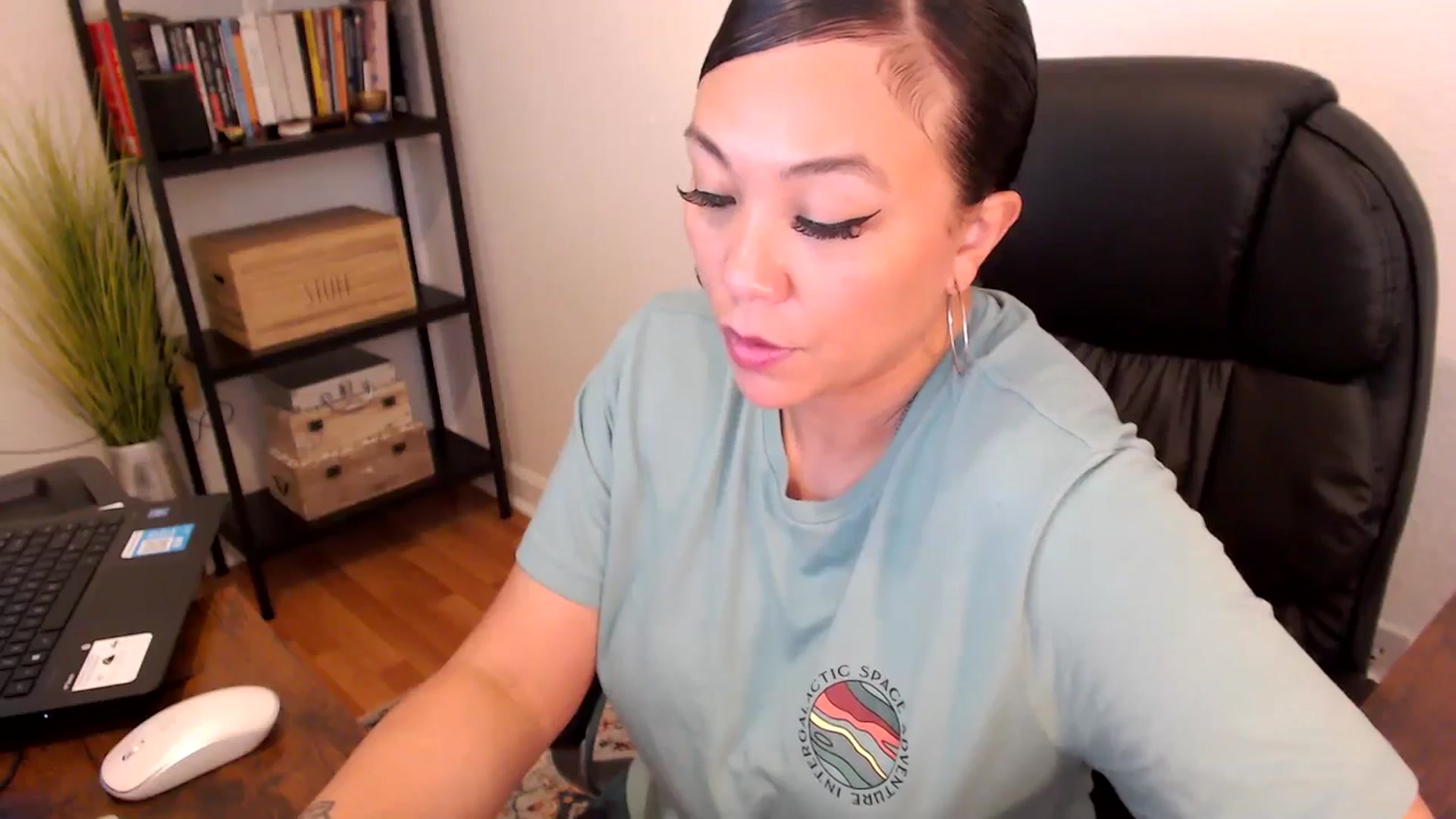Gallery image thumbnail from MickaylaMoon's myfreecams stream on, 08/08/2024, 19:38 image 12 of 20