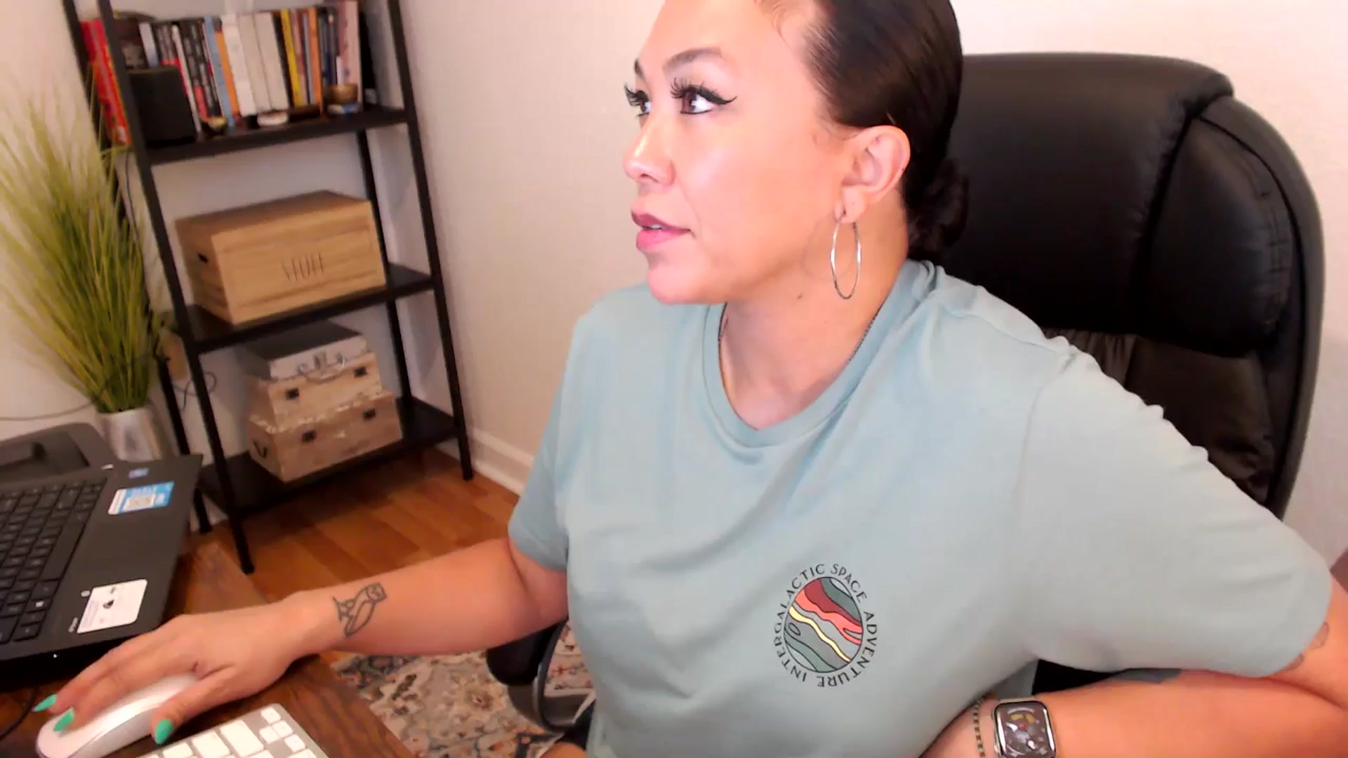 Gallery image thumbnail from MickaylaMoon's myfreecams stream on, 08/08/2024, 20:03 image 16 of 20