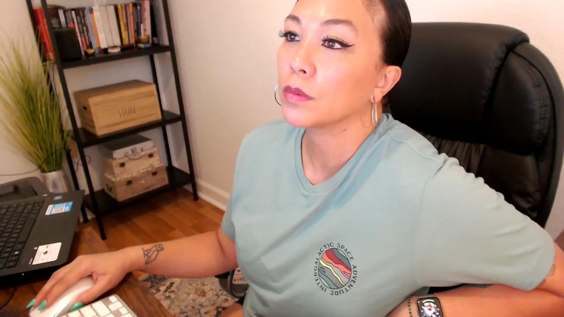 Gallery image thumbnail from MickaylaMoon's myfreecams stream on, 08/08/2024, 20:03 image 15 of 20