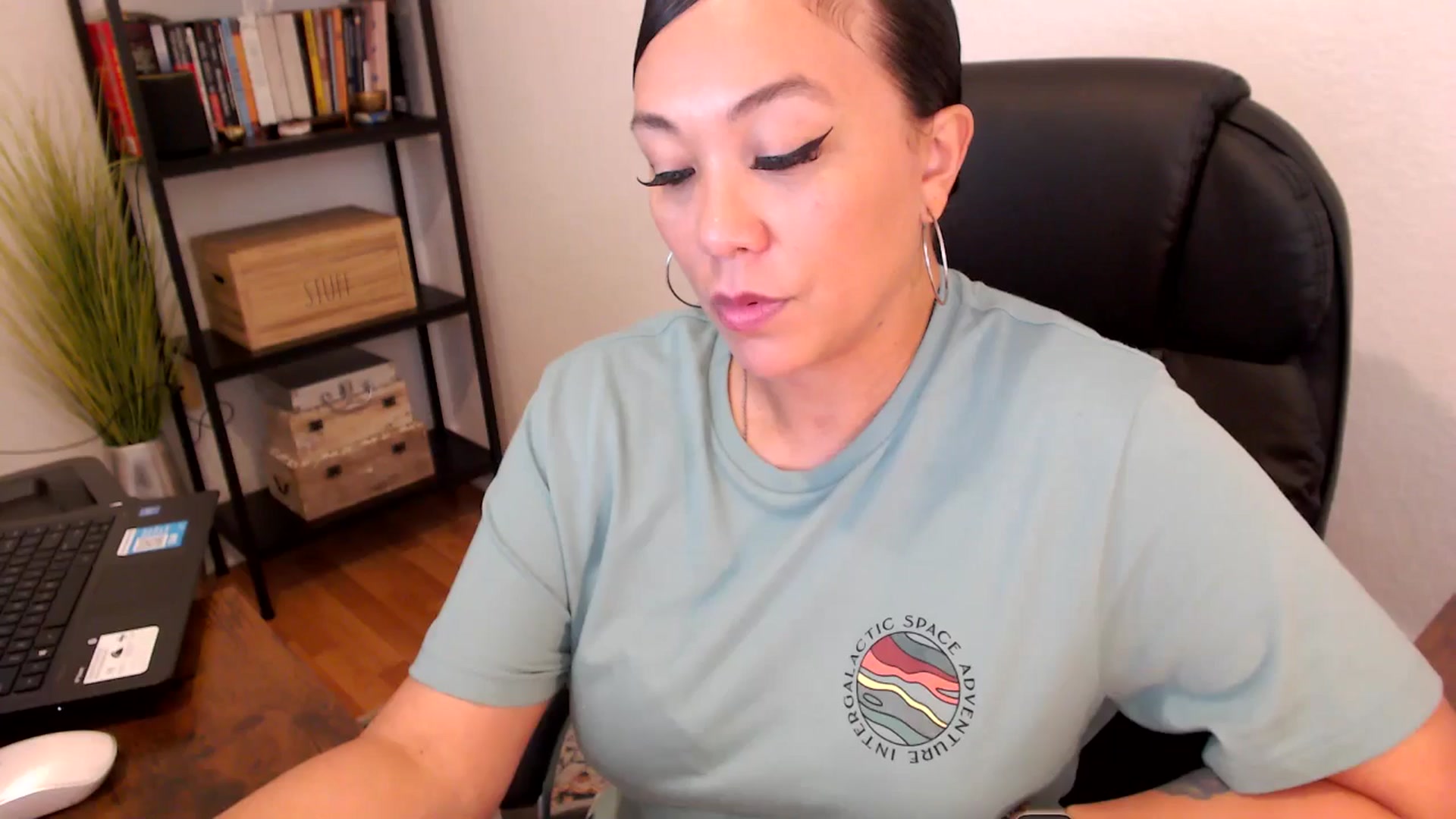 Gallery image thumbnail from MickaylaMoon's myfreecams stream on, 08/08/2024, 20:03 image 1 of 20