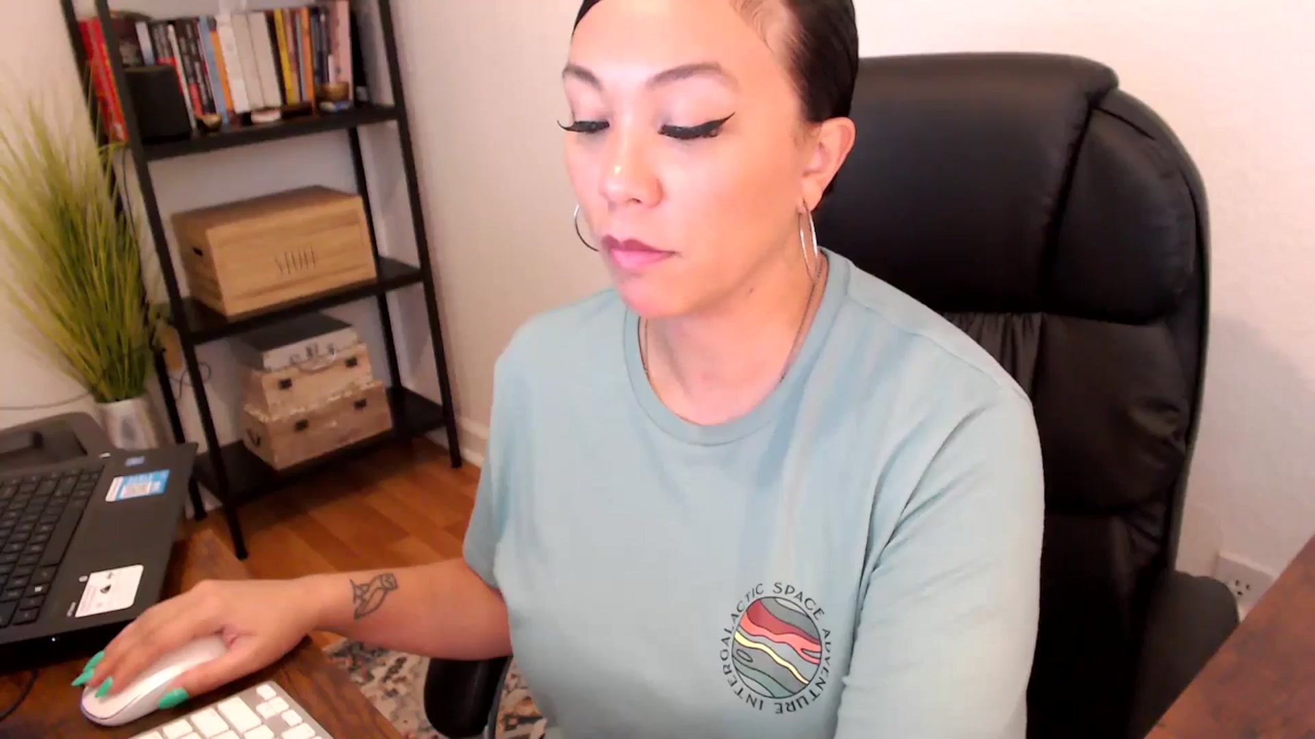 Gallery image thumbnail from MickaylaMoon's myfreecams stream on, 08/08/2024, 20:03 image 4 of 20