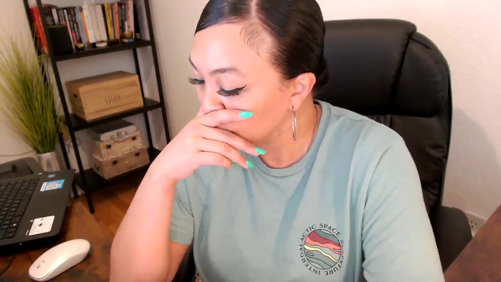 Gallery image thumbnail from MickaylaMoon's myfreecams stream on, 08/08/2024, 20:03 image 9 of 20