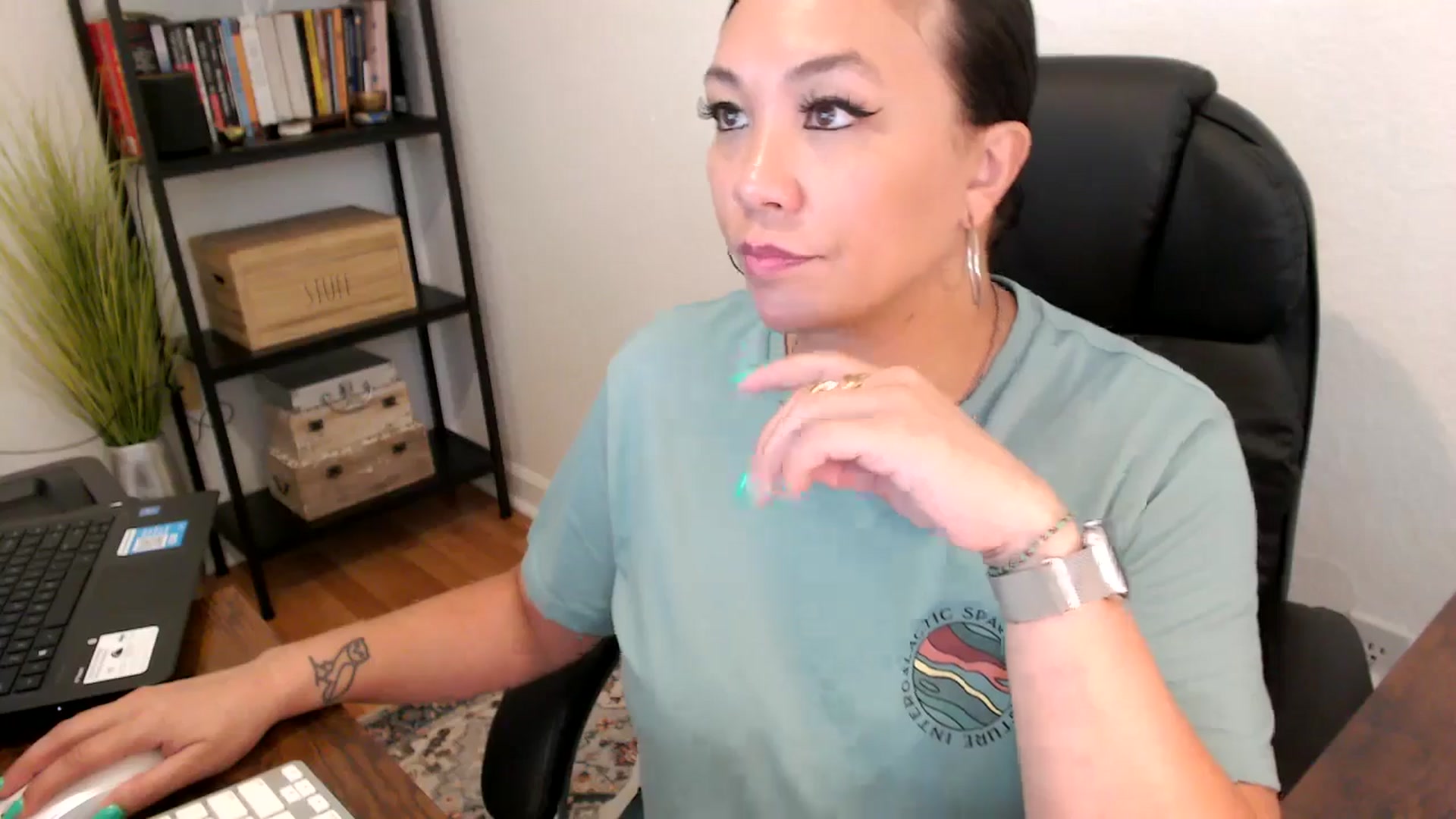 Gallery image thumbnail from MickaylaMoon's myfreecams stream on, 08/08/2024, 20:03 image 19 of 20