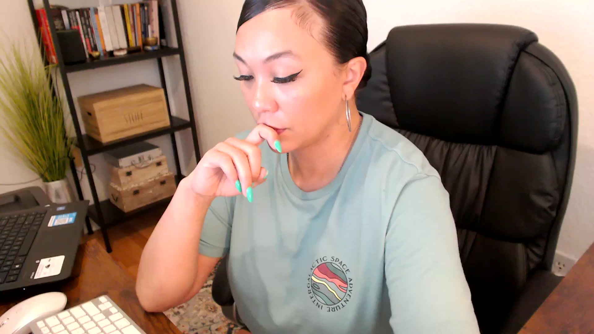 Gallery image thumbnail from MickaylaMoon's myfreecams stream on, 08/08/2024, 20:03 image 20 of 20