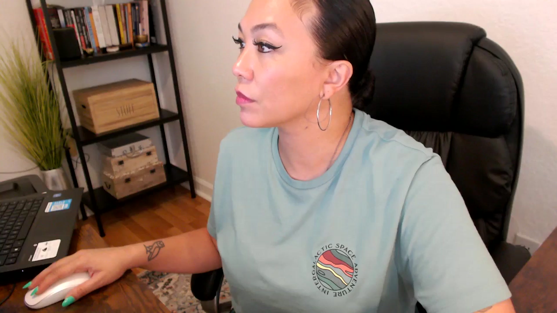 Gallery image thumbnail from MickaylaMoon's myfreecams stream on, 08/08/2024, 20:03 image 14 of 20