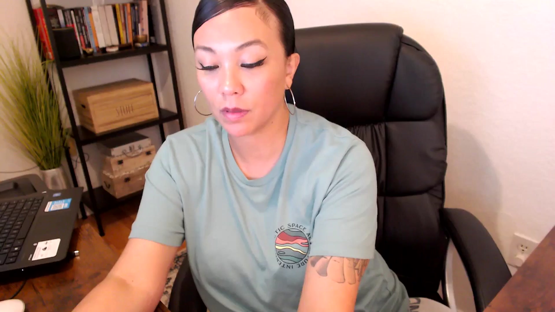 Gallery image thumbnail from MickaylaMoon's myfreecams stream on, 08/08/2024, 21:46 image 6 of 20