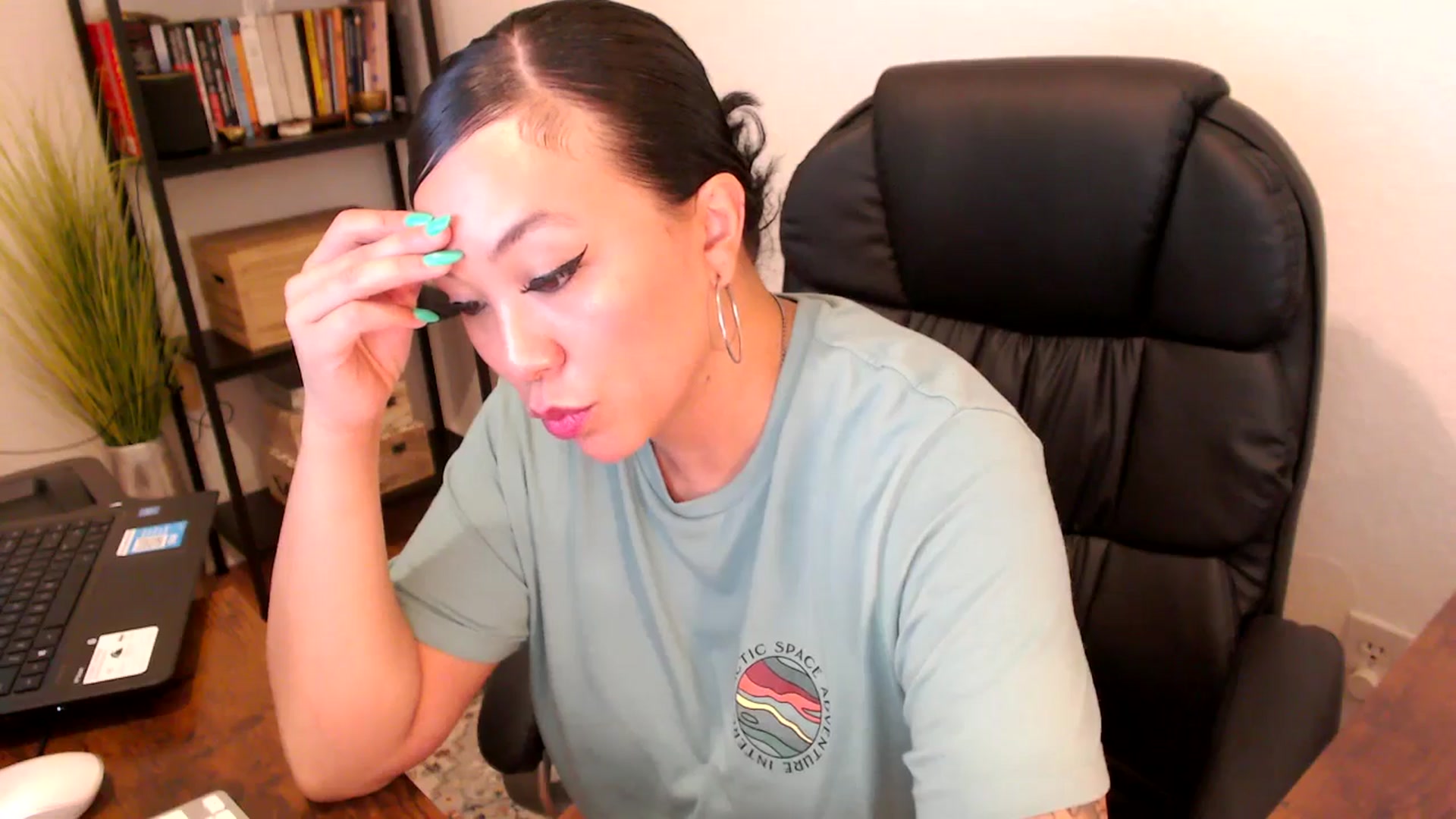 Gallery image thumbnail from MickaylaMoon's myfreecams stream on, 08/08/2024, 21:46 image 13 of 20