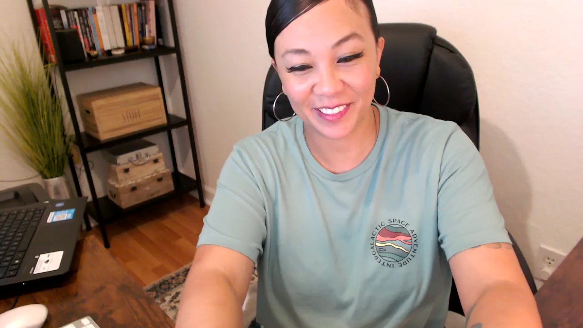 Gallery image thumbnail from MickaylaMoon's myfreecams stream on, 08/08/2024, 21:46 image 14 of 20