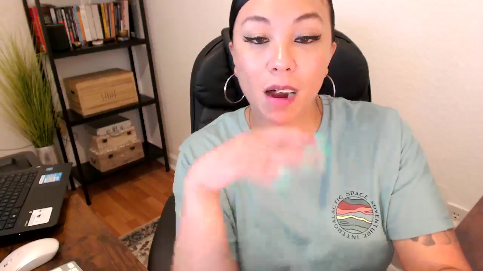 Gallery image thumbnail from MickaylaMoon's myfreecams stream on, 08/08/2024, 21:46 image 19 of 20