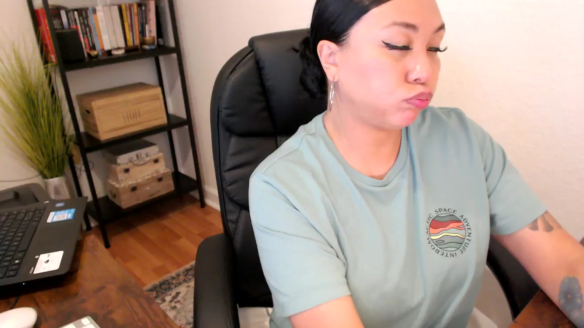 Gallery image thumbnail from MickaylaMoon's myfreecams stream on, 08/08/2024, 21:46 image 12 of 20