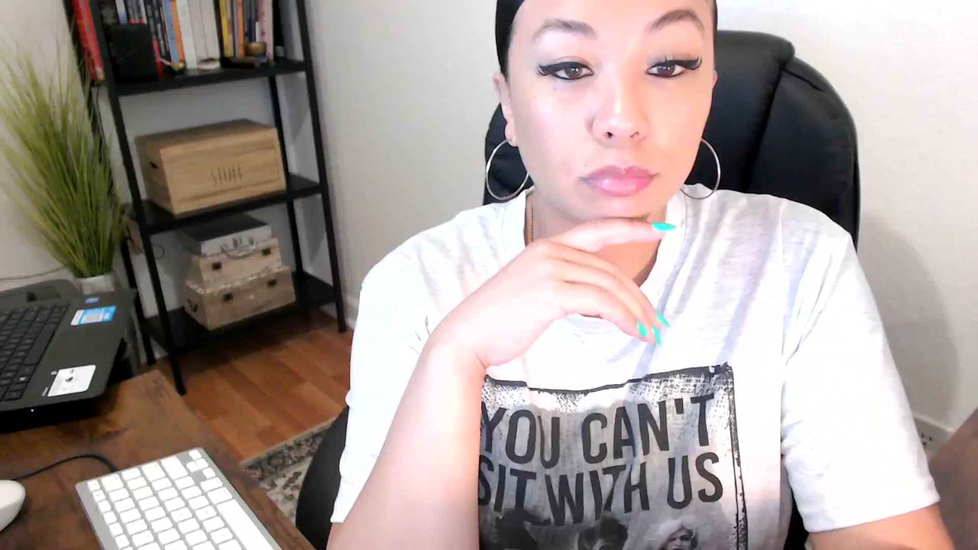 Gallery image thumbnail from MickaylaMoon's myfreecams stream on, 08/09/2024, 14:09 image 1 of 20