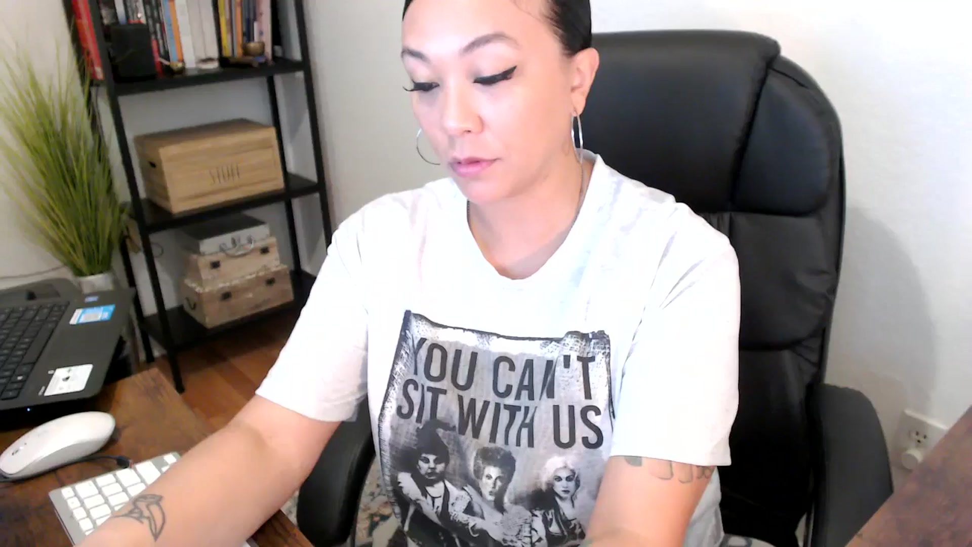 Gallery image thumbnail from MickaylaMoon's myfreecams stream on, 08/09/2024, 14:09 image 17 of 20