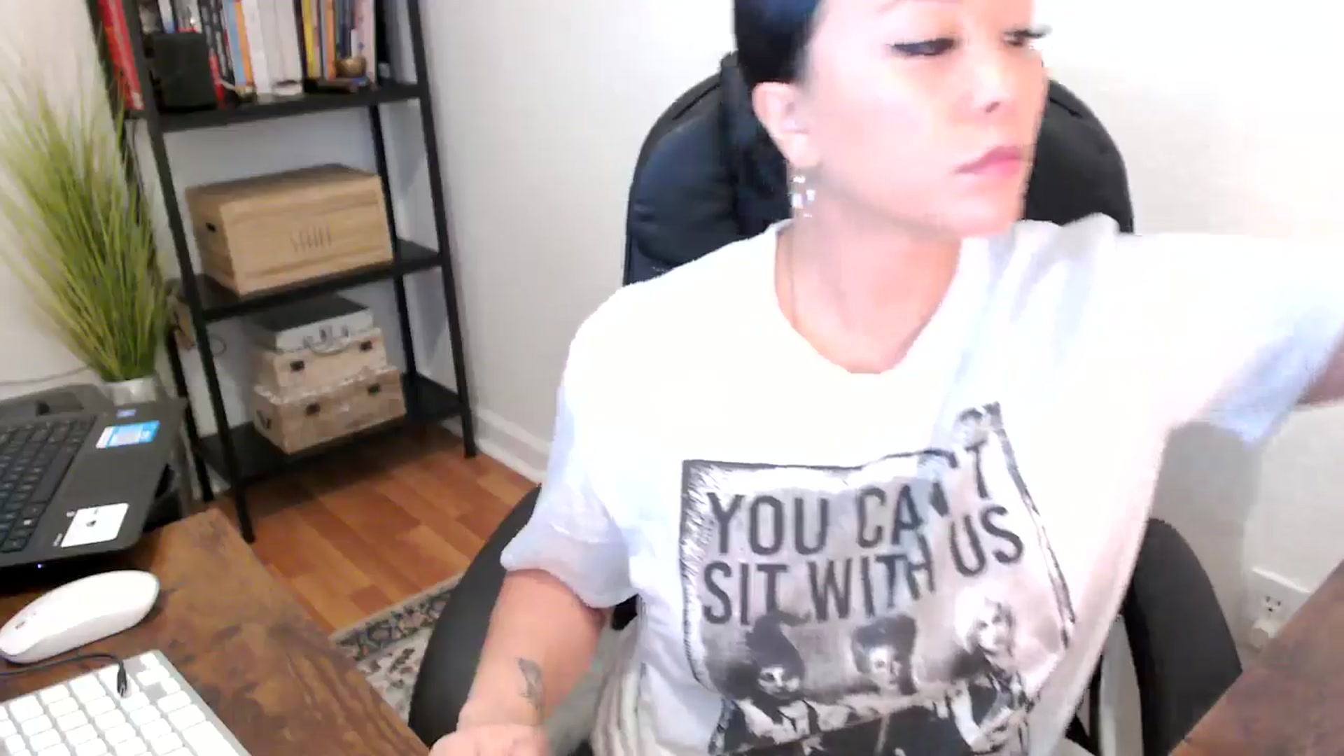 Gallery image thumbnail from MickaylaMoon's myfreecams stream on, 08/09/2024, 14:09 image 14 of 20