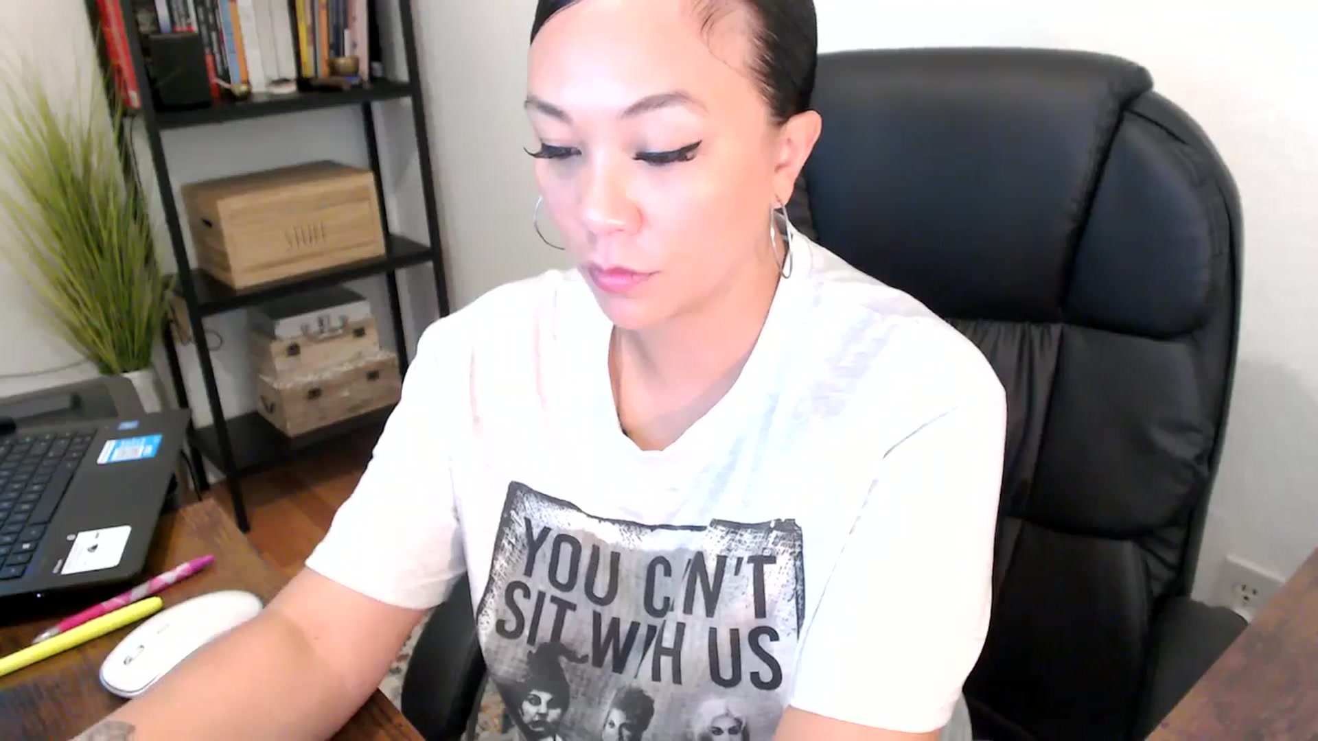 Gallery image thumbnail from MickaylaMoon's myfreecams stream on, 08/09/2024, 17:29 image 15 of 20
