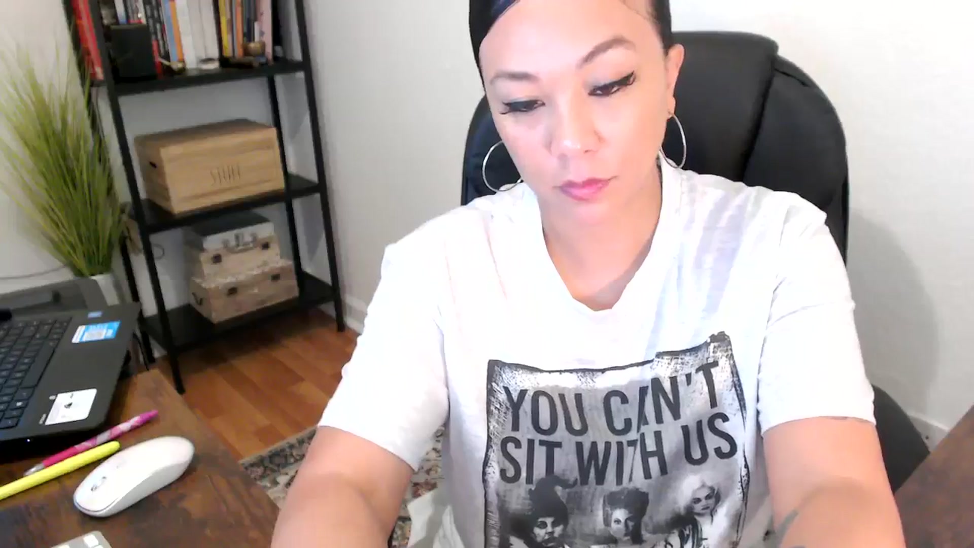 Gallery image thumbnail from MickaylaMoon's myfreecams stream on, 08/09/2024, 17:29 image 16 of 20