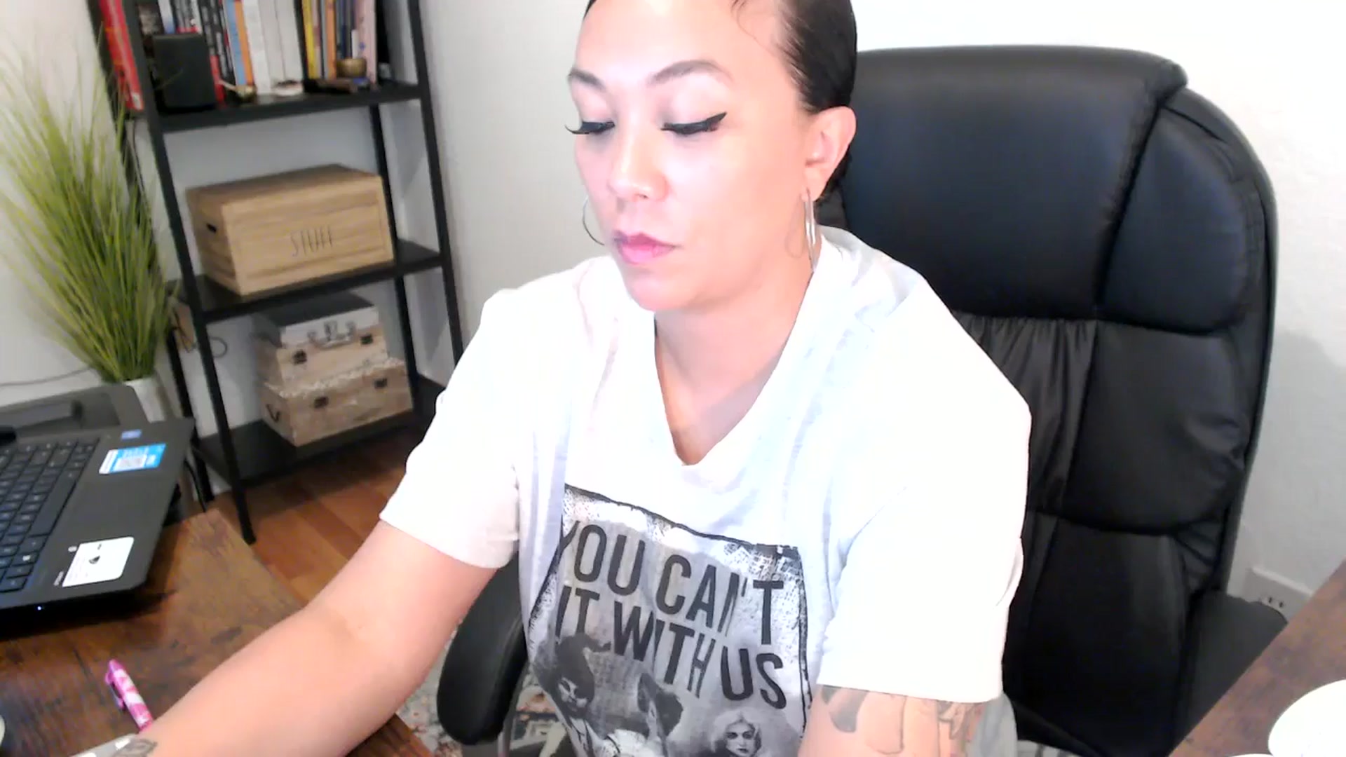 Gallery image thumbnail from MickaylaMoon's myfreecams stream on, 08/09/2024, 17:29 image 6 of 20