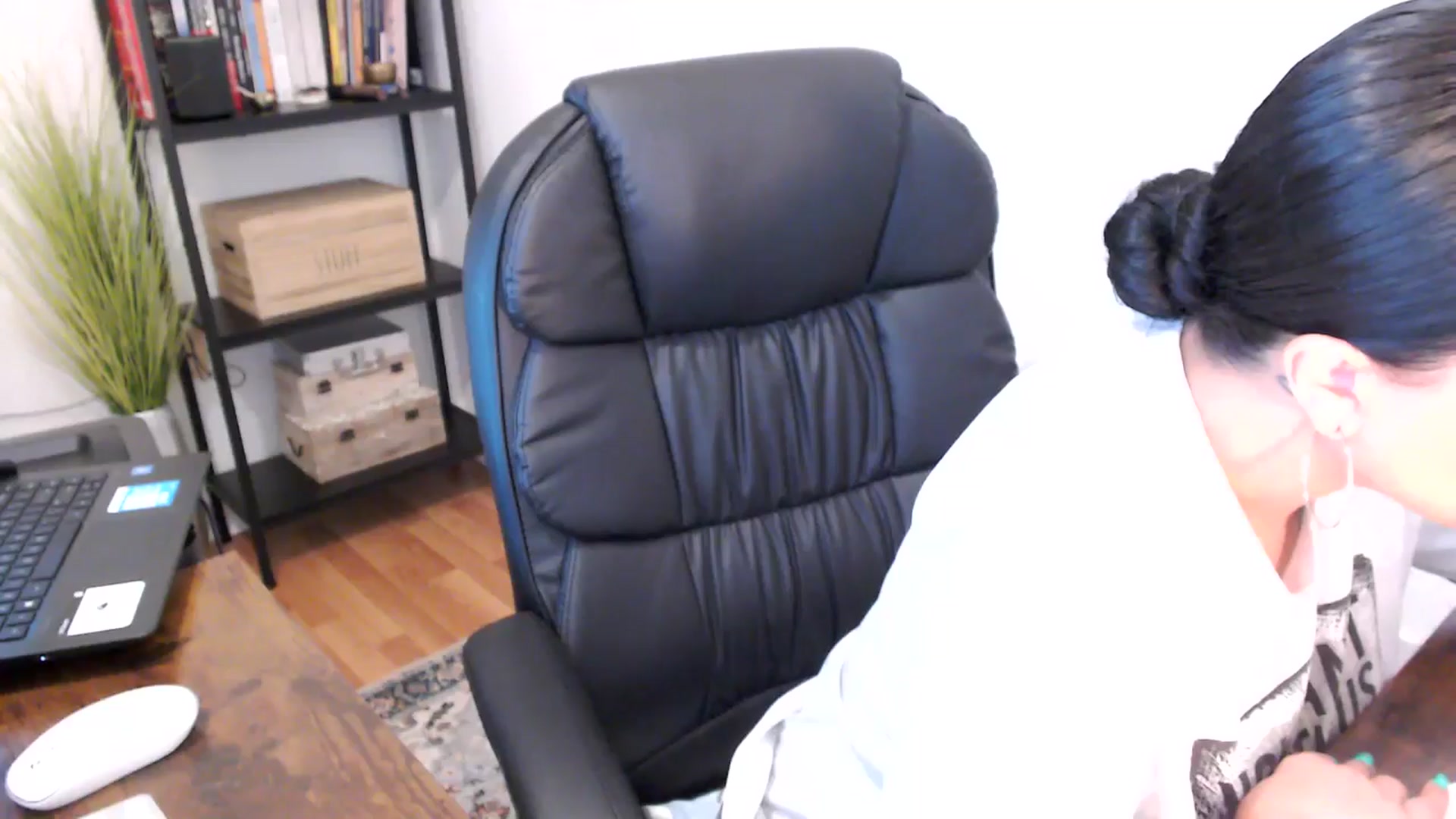 Gallery image thumbnail from MickaylaMoon's myfreecams stream on, 08/09/2024, 18:07 image 4 of 20