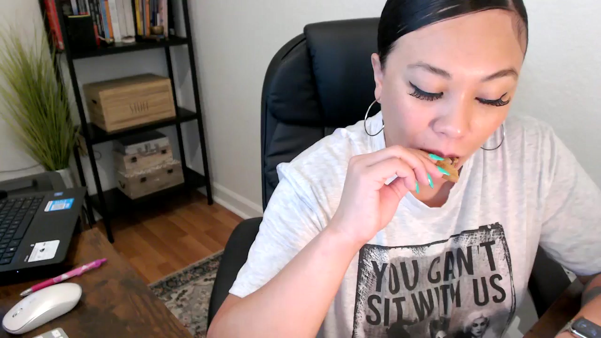 Gallery image thumbnail from MickaylaMoon's myfreecams stream on, 08/09/2024, 18:07 image 1 of 20