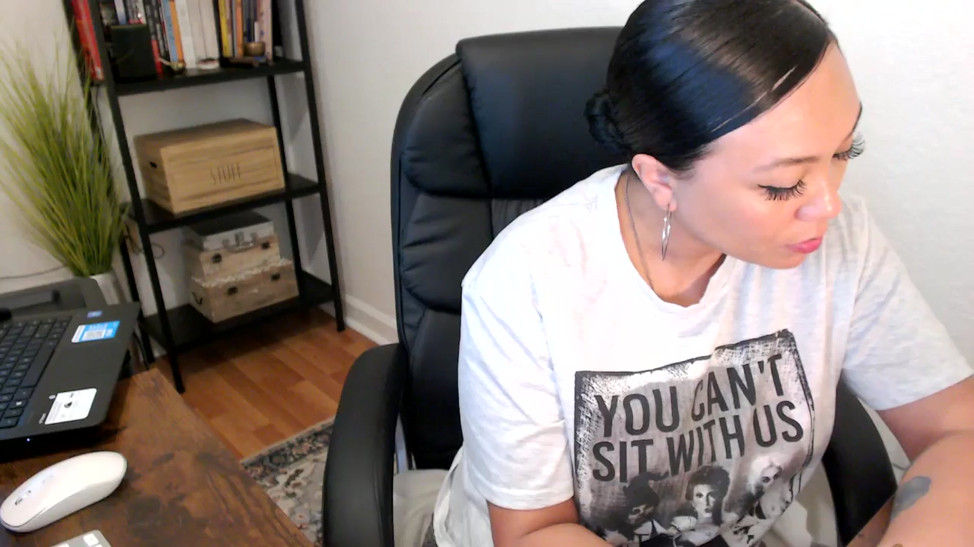 Gallery image thumbnail from MickaylaMoon's myfreecams stream on, 08/09/2024, 18:07 image 17 of 20