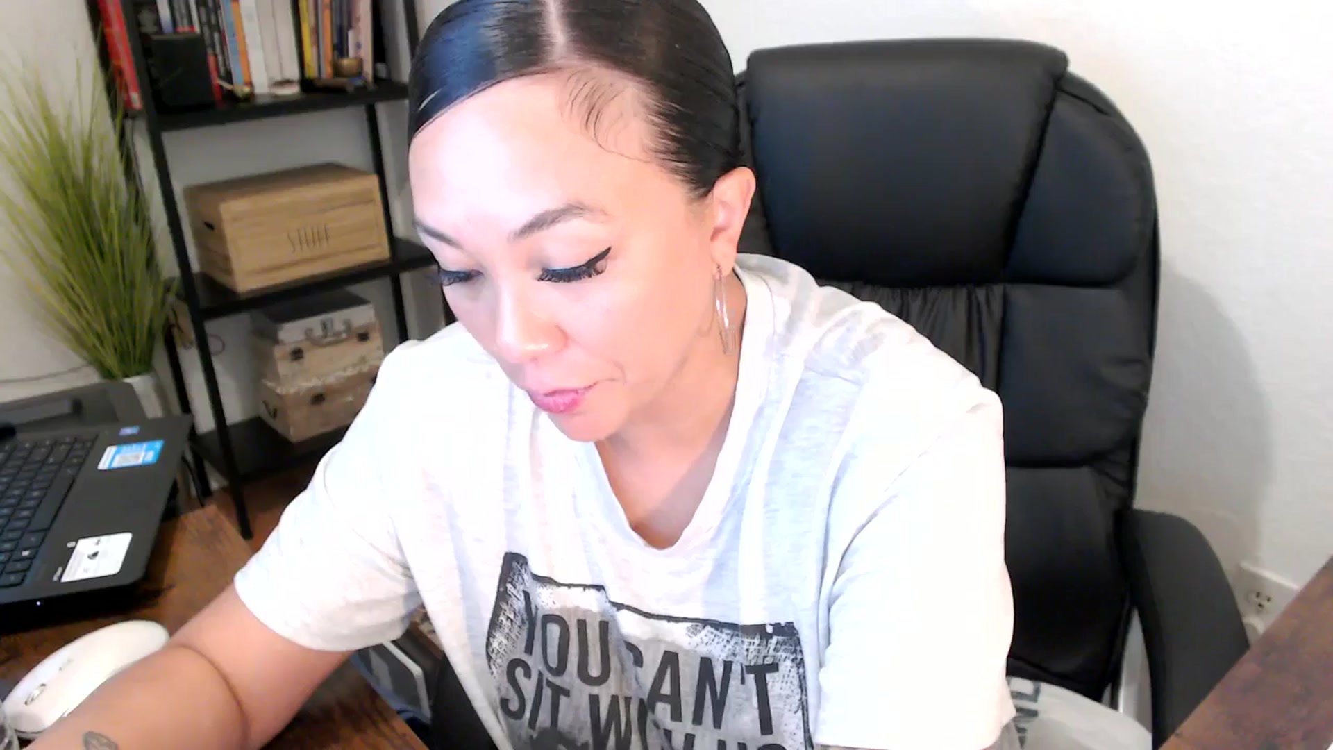 Gallery image thumbnail from MickaylaMoon's myfreecams stream on, 08/09/2024, 18:29 image 7 of 20