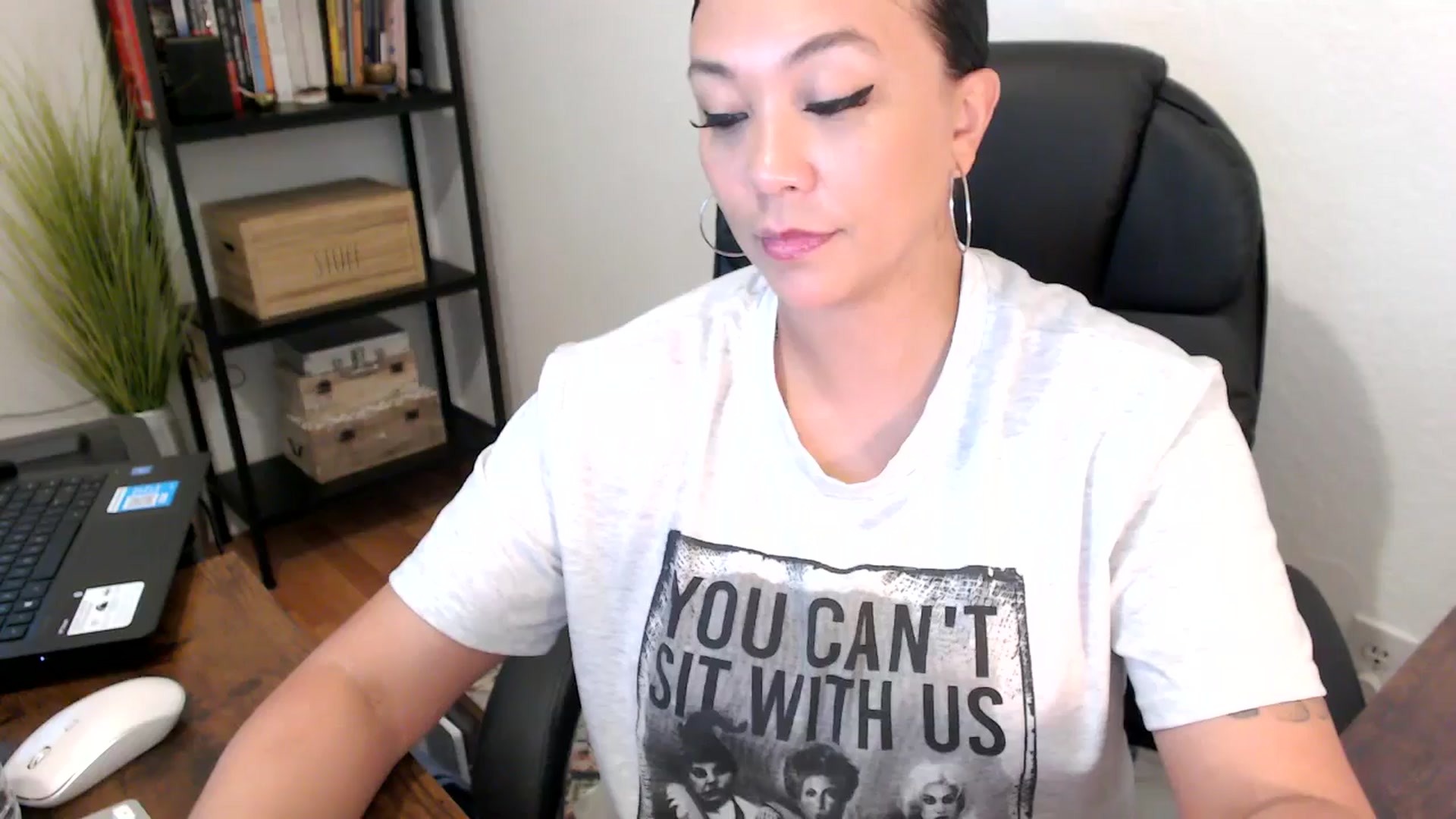 Gallery image thumbnail from MickaylaMoon's myfreecams stream on, 08/09/2024, 18:29 image 8 of 20