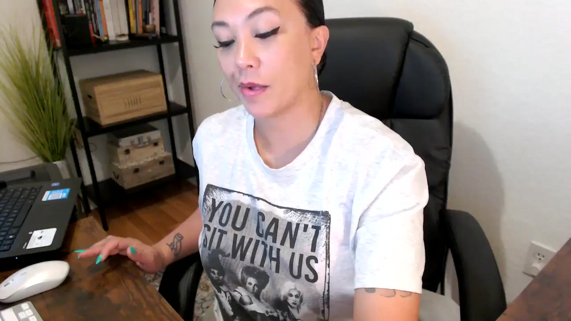 Gallery image thumbnail from MickaylaMoon's myfreecams stream on, 08/09/2024, 19:34 image 4 of 20
