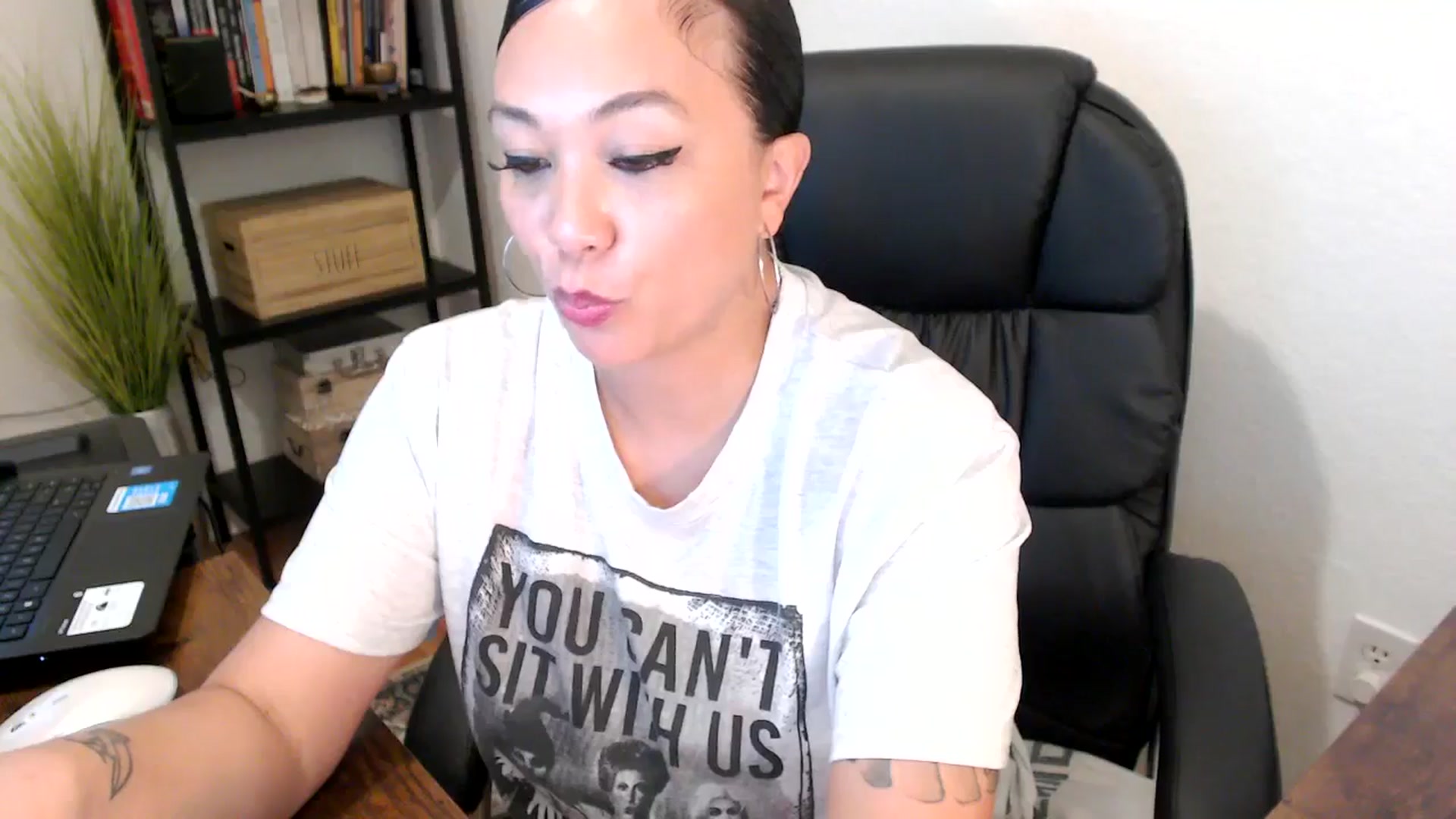 Gallery image thumbnail from MickaylaMoon's myfreecams stream on, 08/09/2024, 19:34 image 3 of 20
