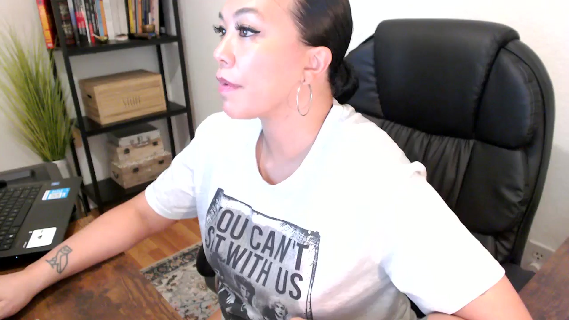 Gallery image thumbnail from MickaylaMoon's myfreecams stream on, 08/09/2024, 20:25 image 20 of 20