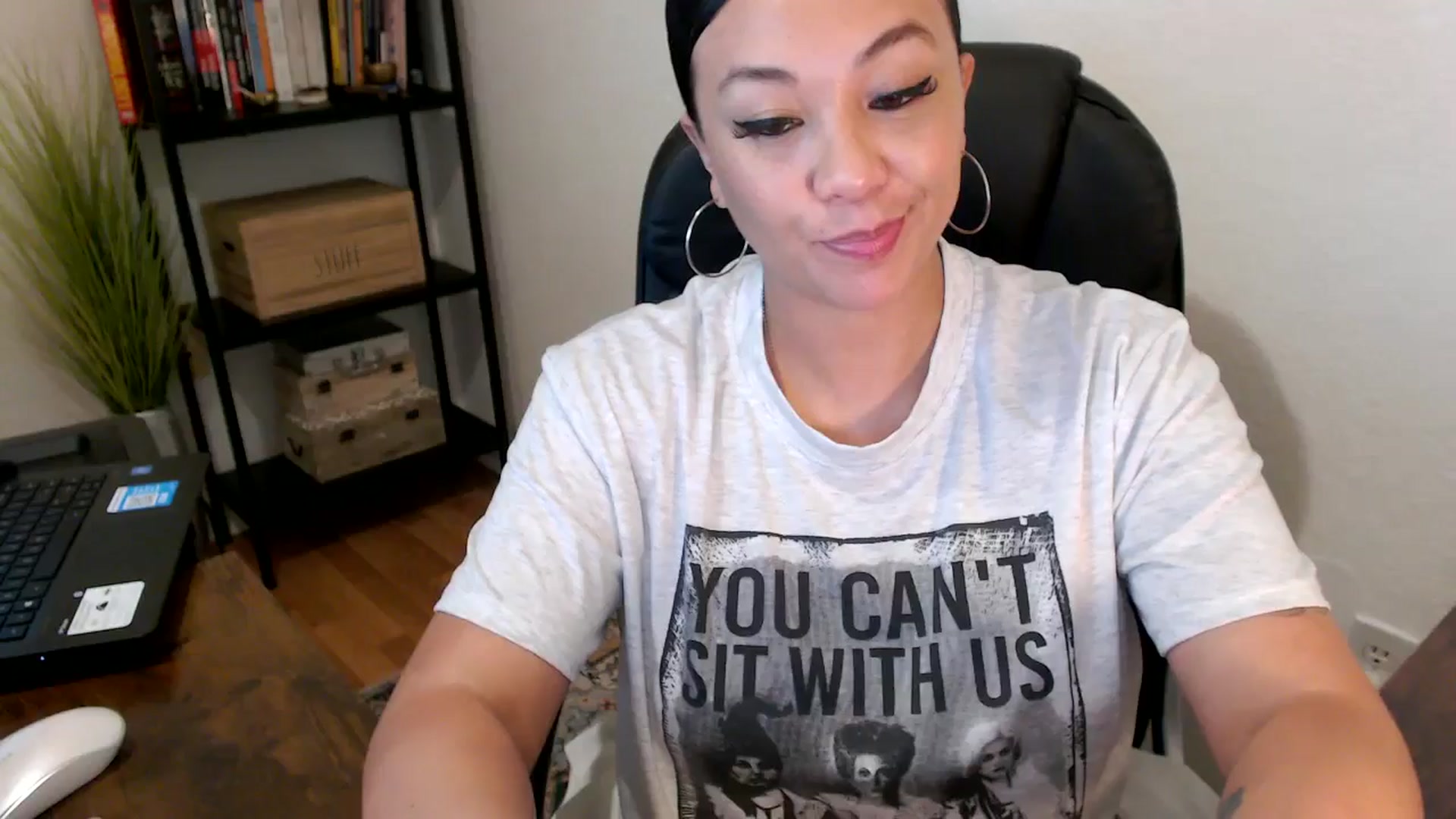 Gallery image thumbnail from MickaylaMoon's myfreecams stream on, 08/09/2024, 20:25 image 3 of 20