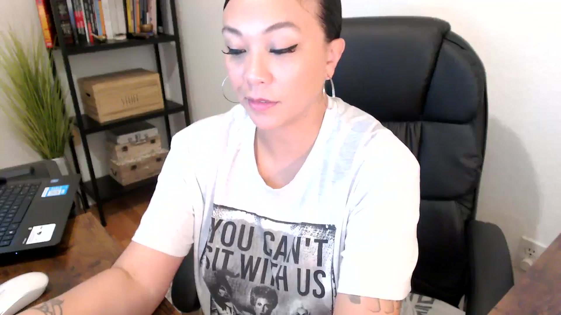 Gallery image thumbnail from MickaylaMoon's myfreecams stream on, 08/09/2024, 20:25 image 4 of 20