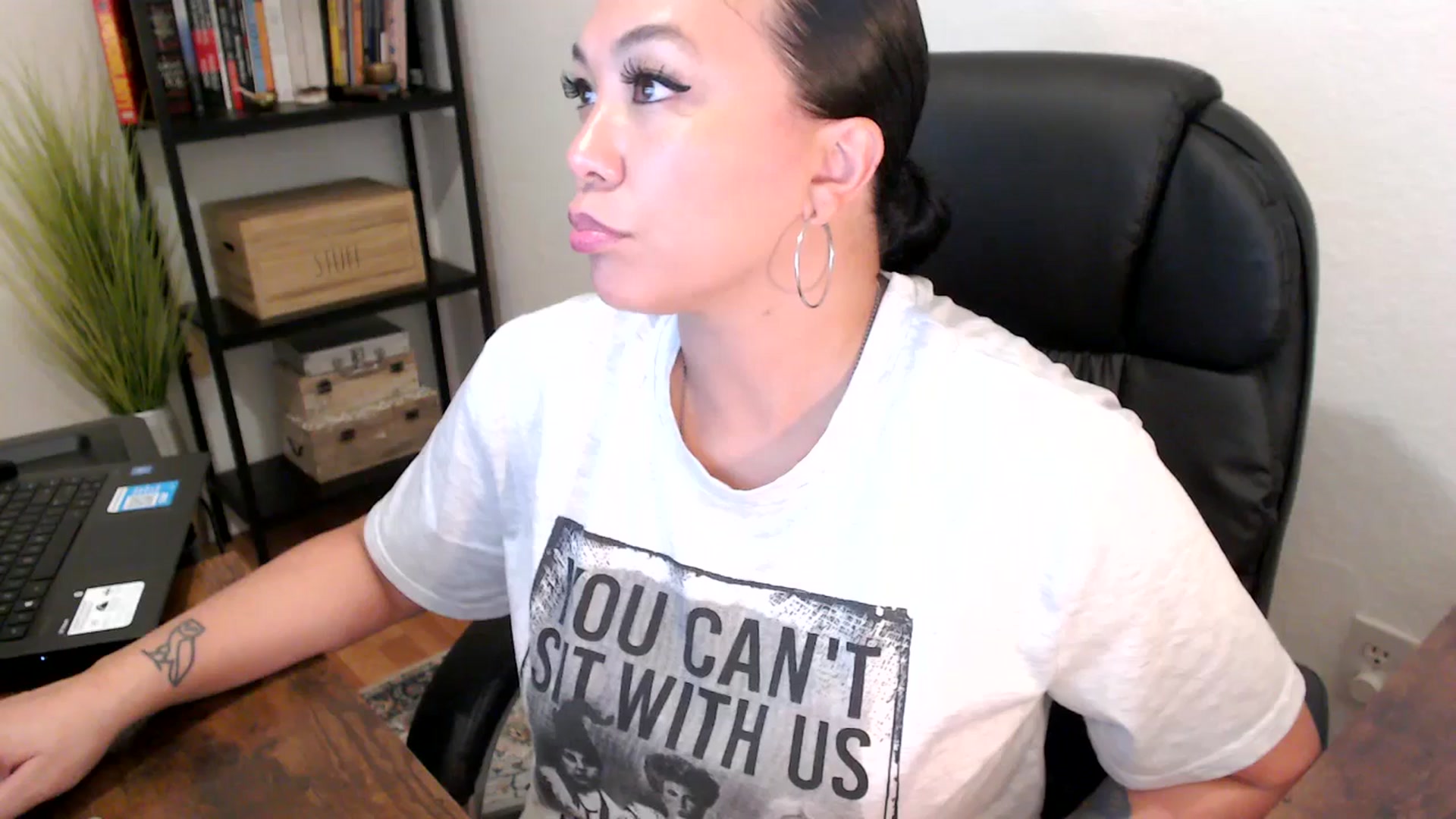 Gallery image thumbnail from MickaylaMoon's myfreecams stream on, 08/09/2024, 20:25 image 16 of 20