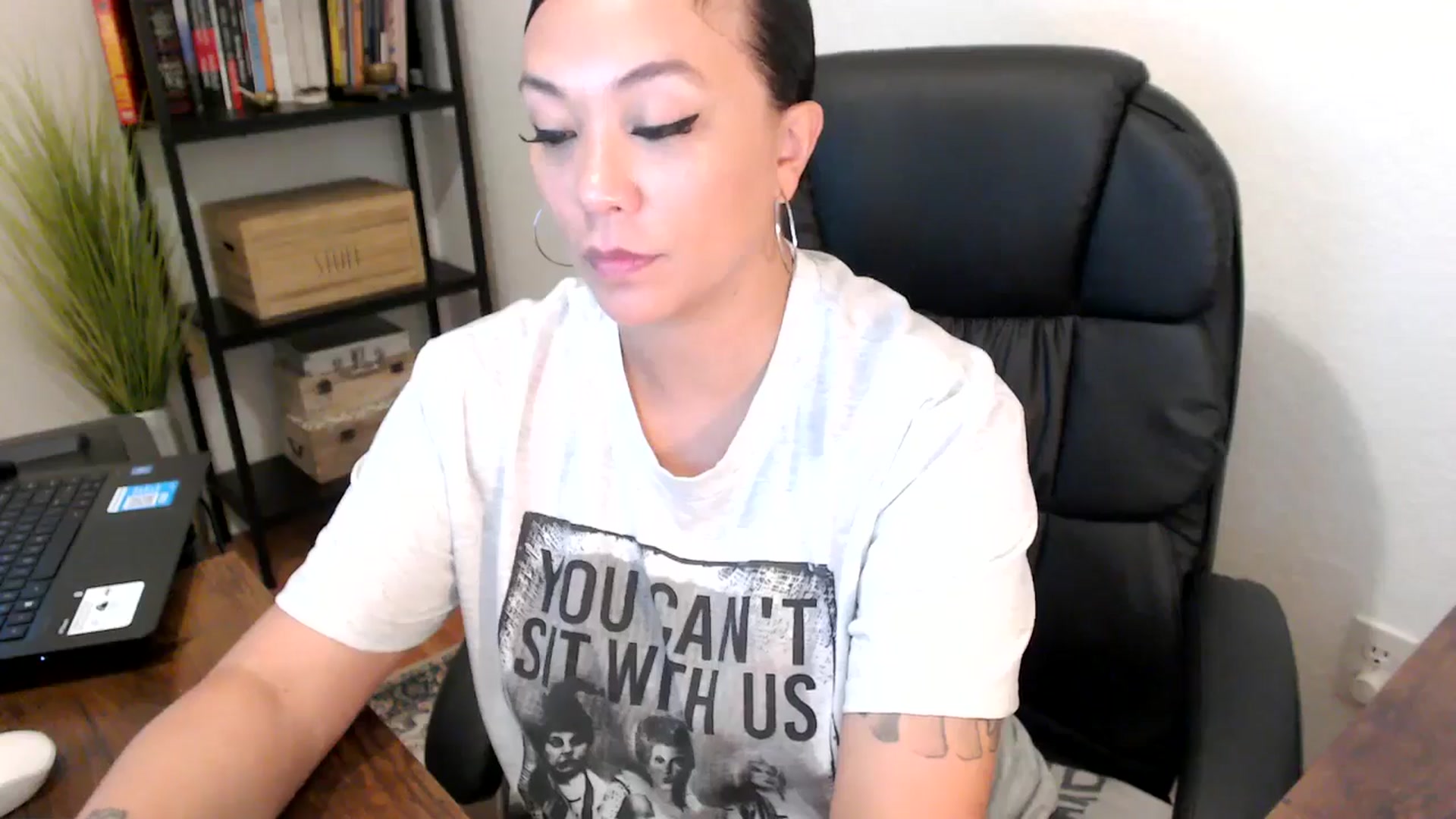 Gallery image thumbnail from MickaylaMoon's myfreecams stream on, 08/09/2024, 20:25 image 7 of 20