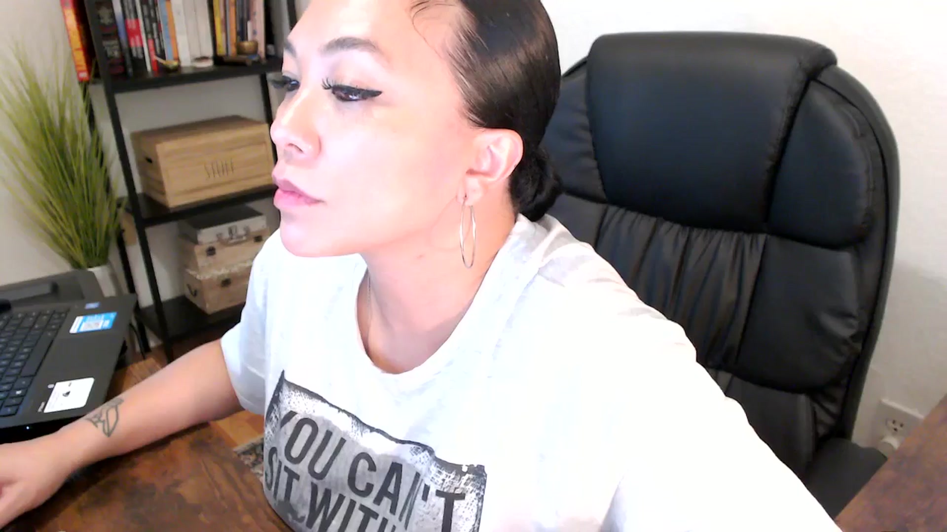 Gallery image thumbnail from MickaylaMoon's myfreecams stream on, 08/09/2024, 20:25 image 12 of 20