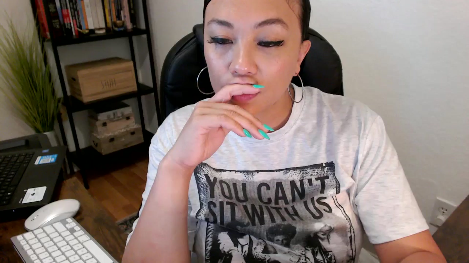 Gallery image thumbnail from MickaylaMoon's myfreecams stream on, 08/09/2024, 21:35 image 17 of 20
